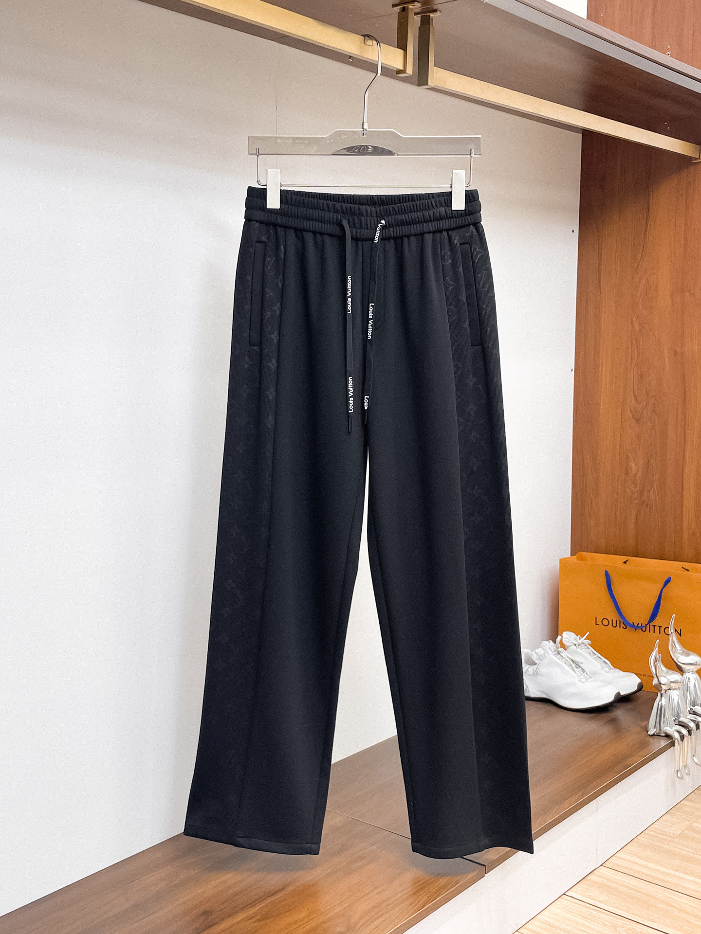 _dsk9ssab8UZJAIQfbW4cpfhADvi7WNdOtVNJZOg