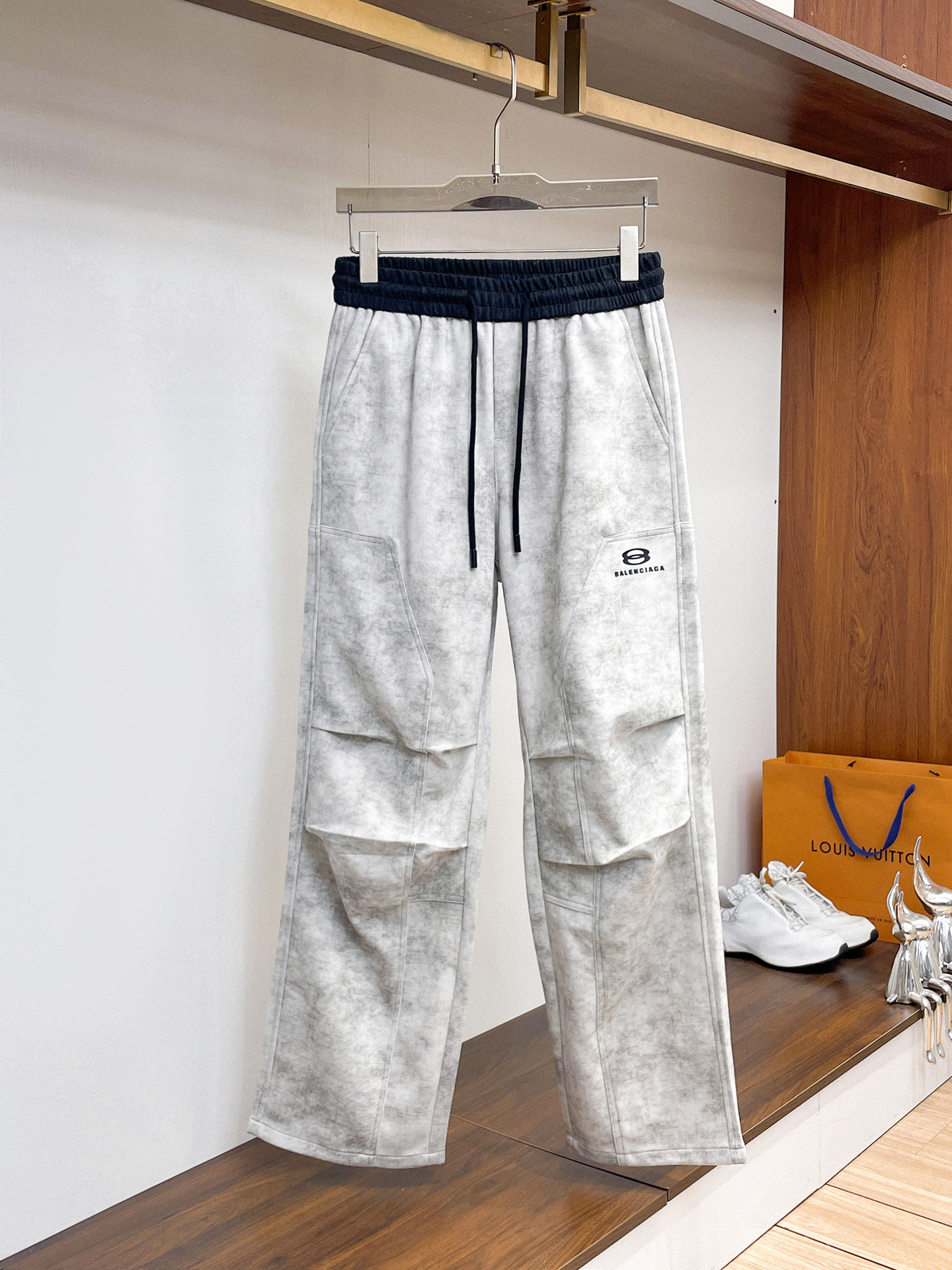 _dB99sRVYEiE4POqsc12WXWouSNCe8pz0bcYPOBg