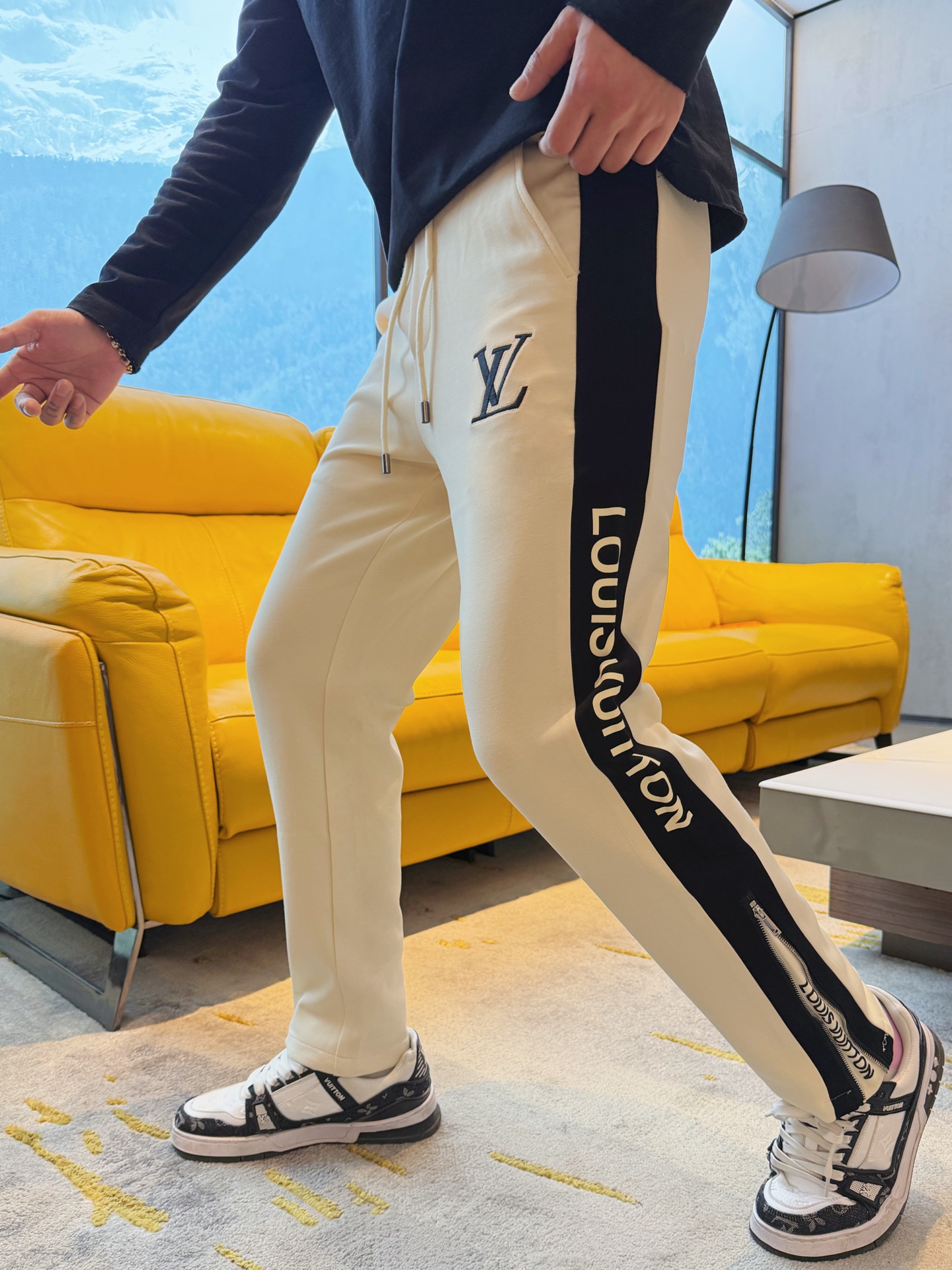 Louis Vuitton Pants 07761