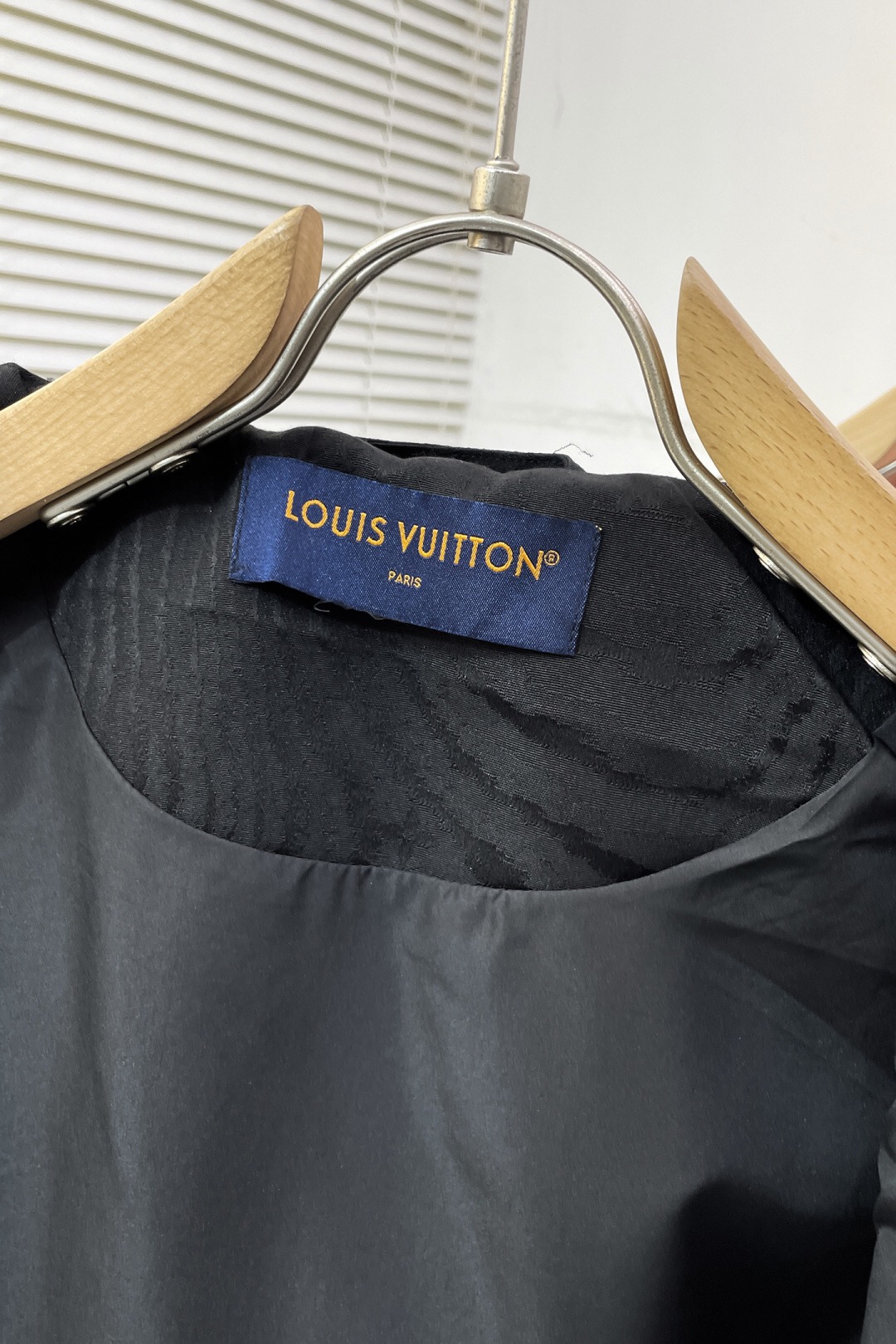 LV men LV 2026 NewLouis Vuitton ， ， ， ， ! ， ， ， ， ， ， ， ， ， ， ， ， ! ， ， ， ， ! ， ， ， ！ — photo 5