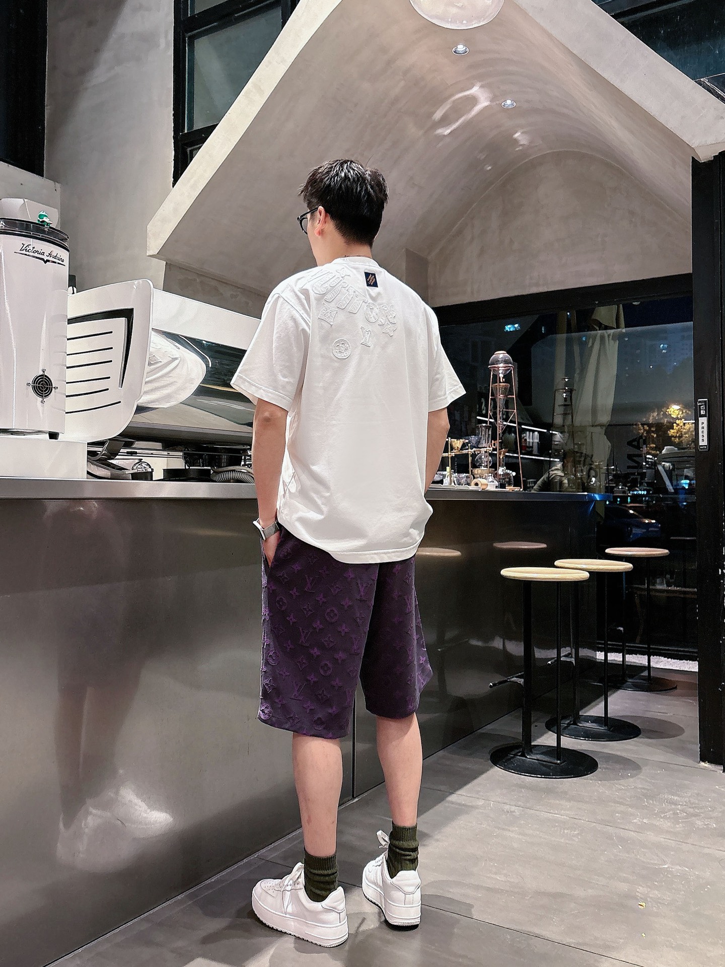 LV   三标齐全 2026夏季新款男士休闲短裤，高级定制面料透气面料 透气弹力舒适度极高，细节无可挑剔