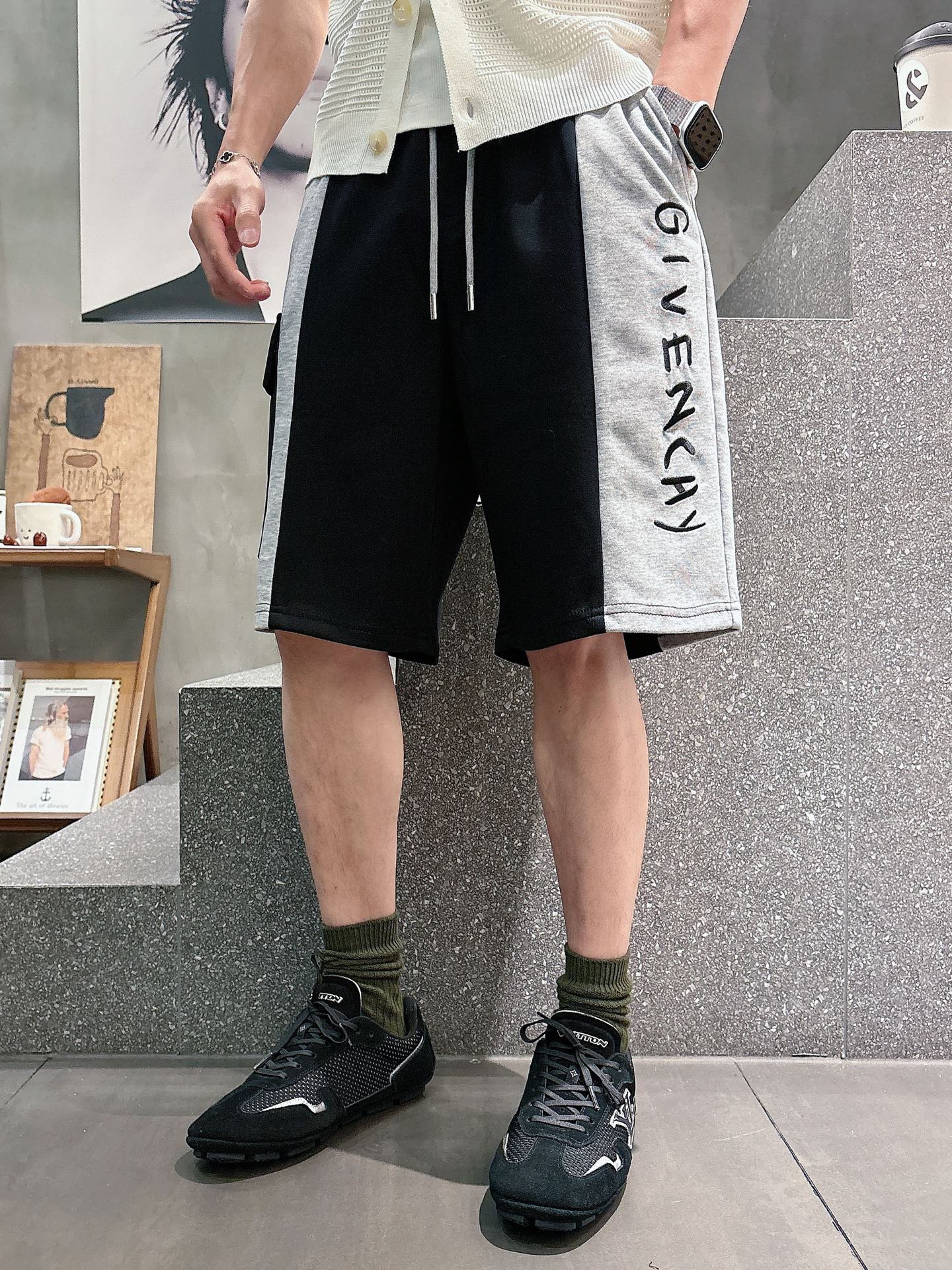 纪梵希   三标齐全 2026夏季新款男士休闲短裤，高级定制面料透气面料 透气弹力舒适度极高，细节无可挑