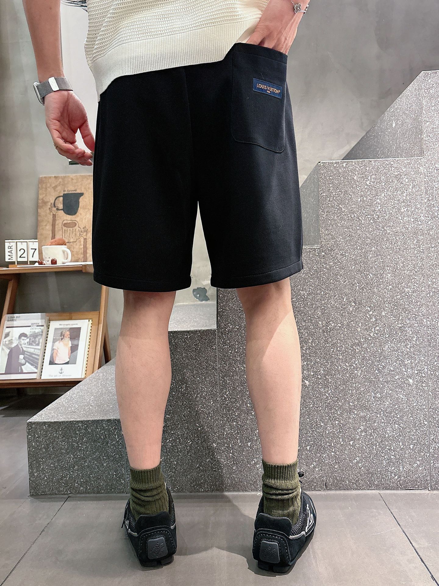 LV   三标齐全 2026夏季新款男士休闲短裤，高级定制面料透气面料 透气弹力舒适度极高，细节无可挑剔