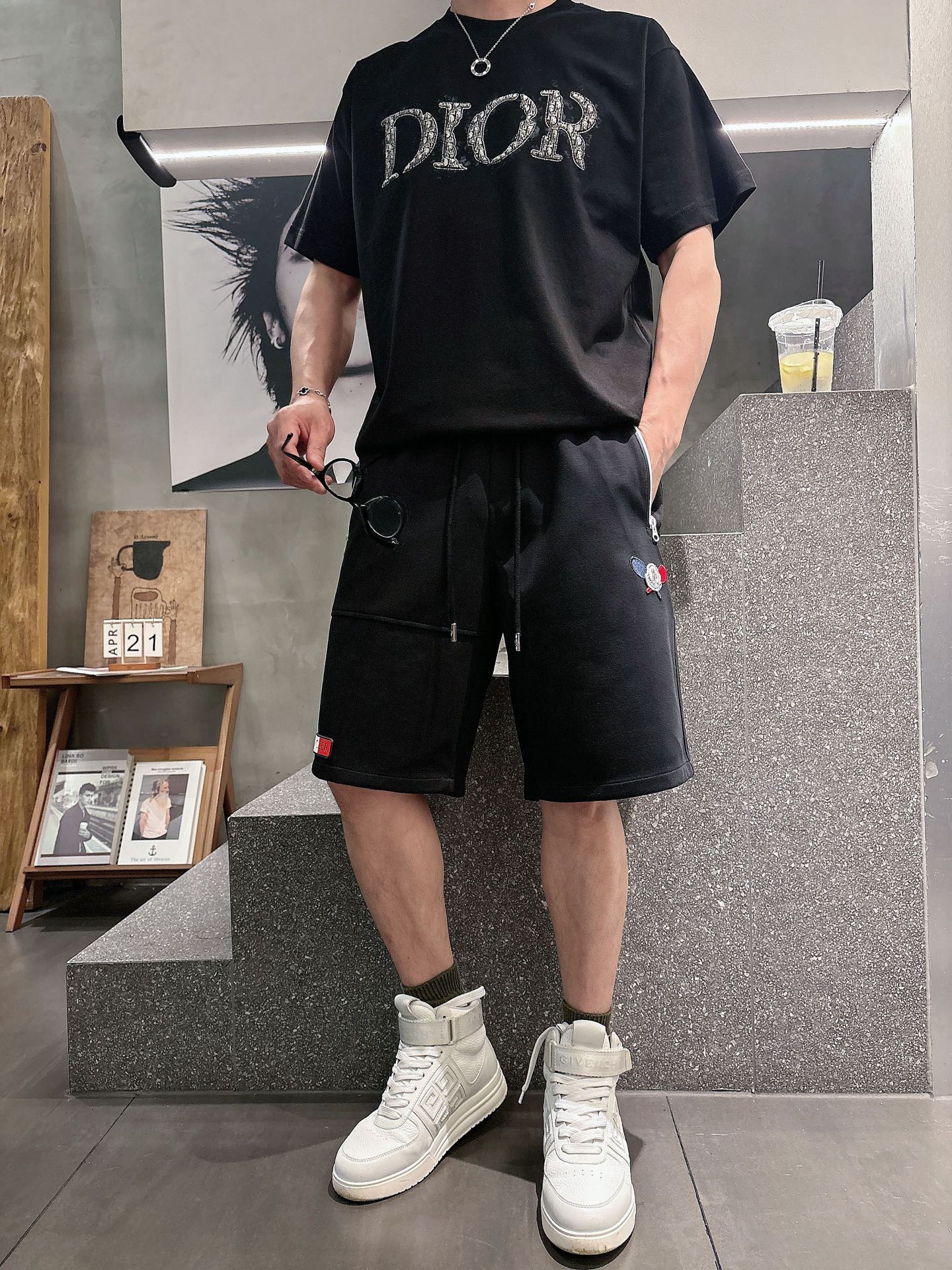 蒙口  三标齐全    2026夏季新款男士休闲短裤，高级定制面料透气面料 透气弹力舒适度极高，细节无可