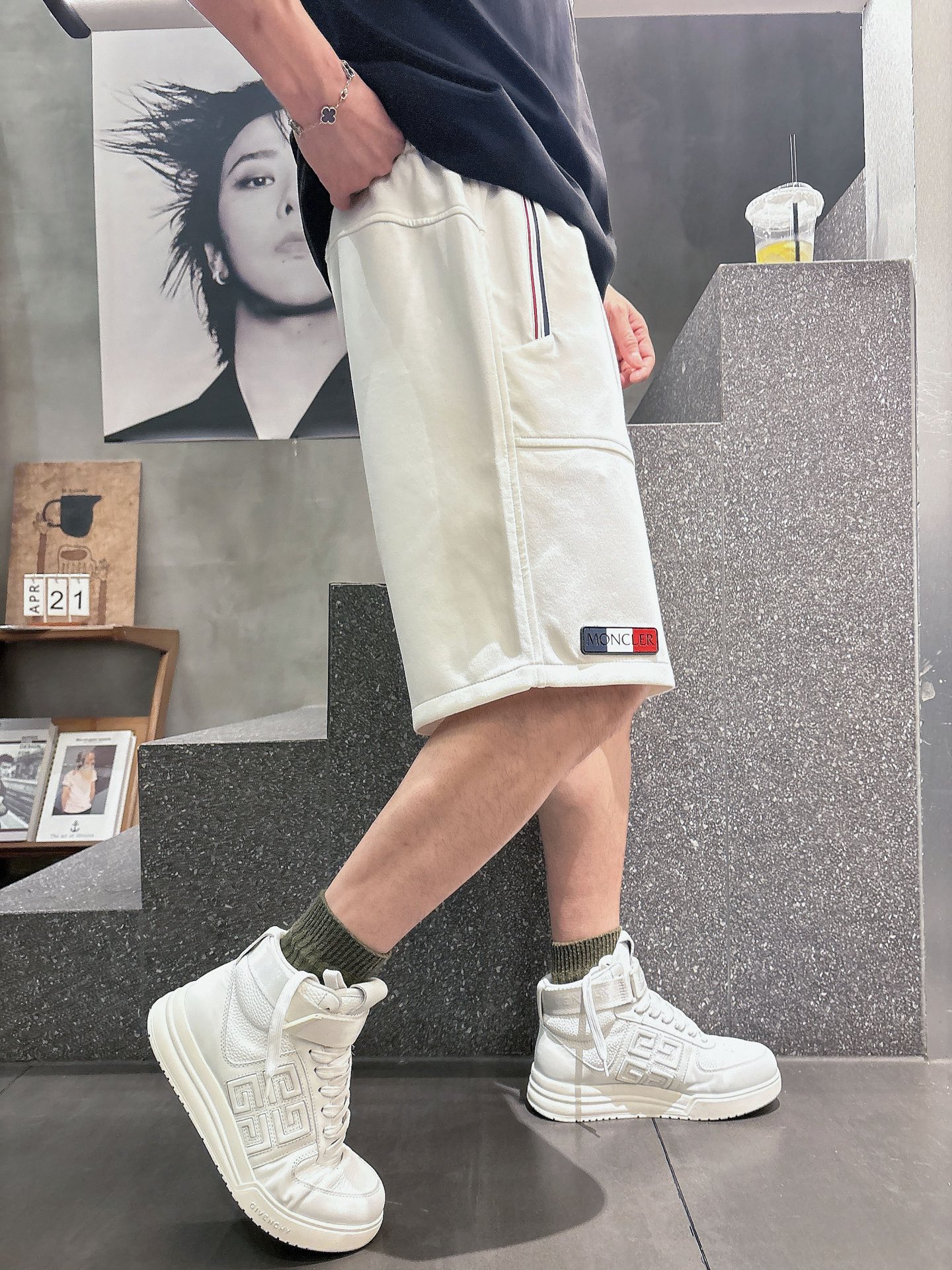 蒙口  三标齐全    2026夏季新款男士休闲短裤，高级定制面料透气面料 透气弹力舒适度极高，细节无可