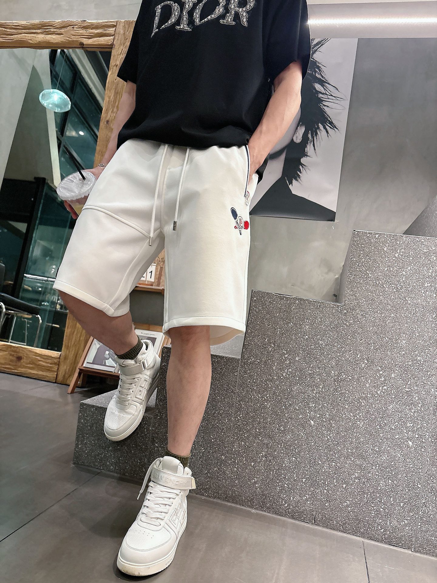 蒙口  三标齐全    2026夏季新款男士休闲短裤，高级定制面料透气面料 透气弹力舒适度极高，细节无可