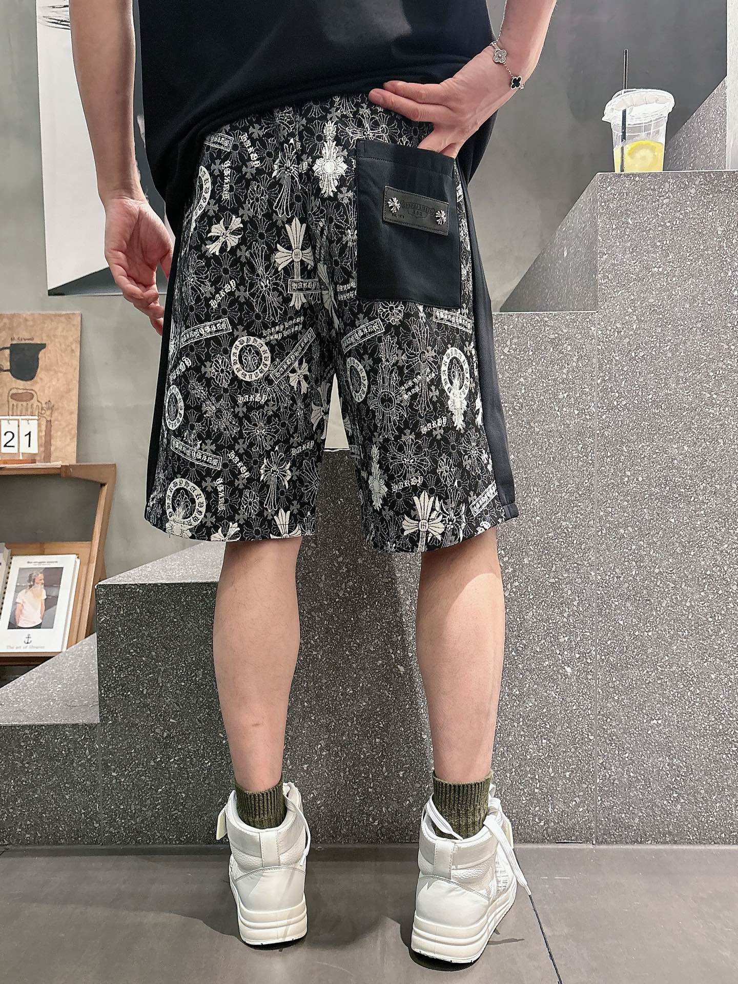 克罗心  三标齐全    2026夏季新款男士休闲短裤，高级定制面料透气面料 透气弹力舒适度极高，细节无