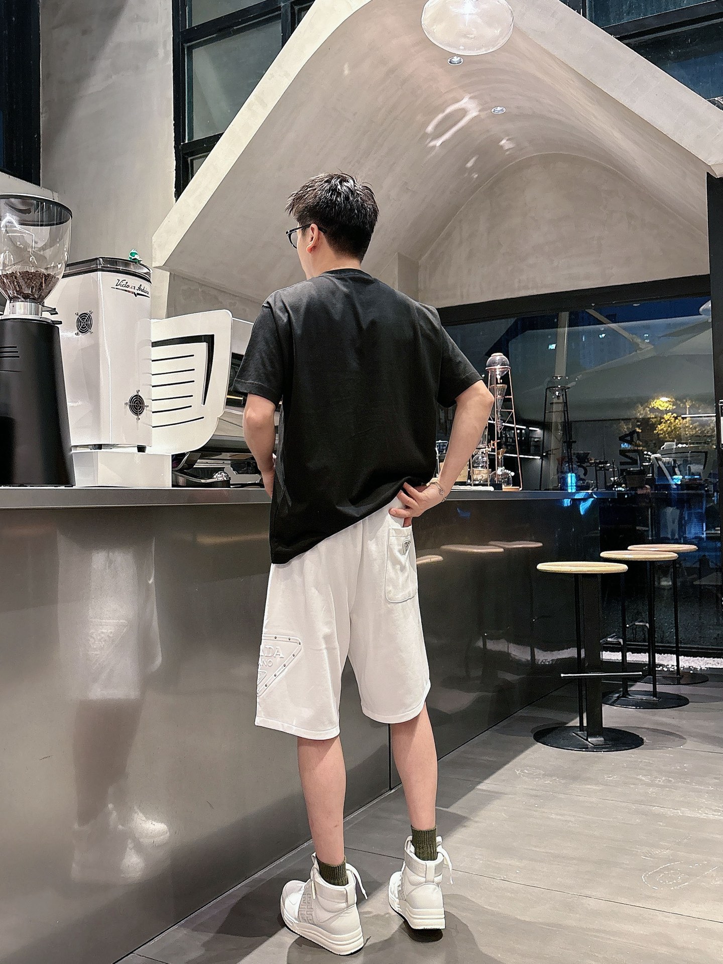 普拉达  三标齐全    2026夏季新款男士休闲短裤，高级定制面料透气面料 透气弹力舒适度极高，细节无