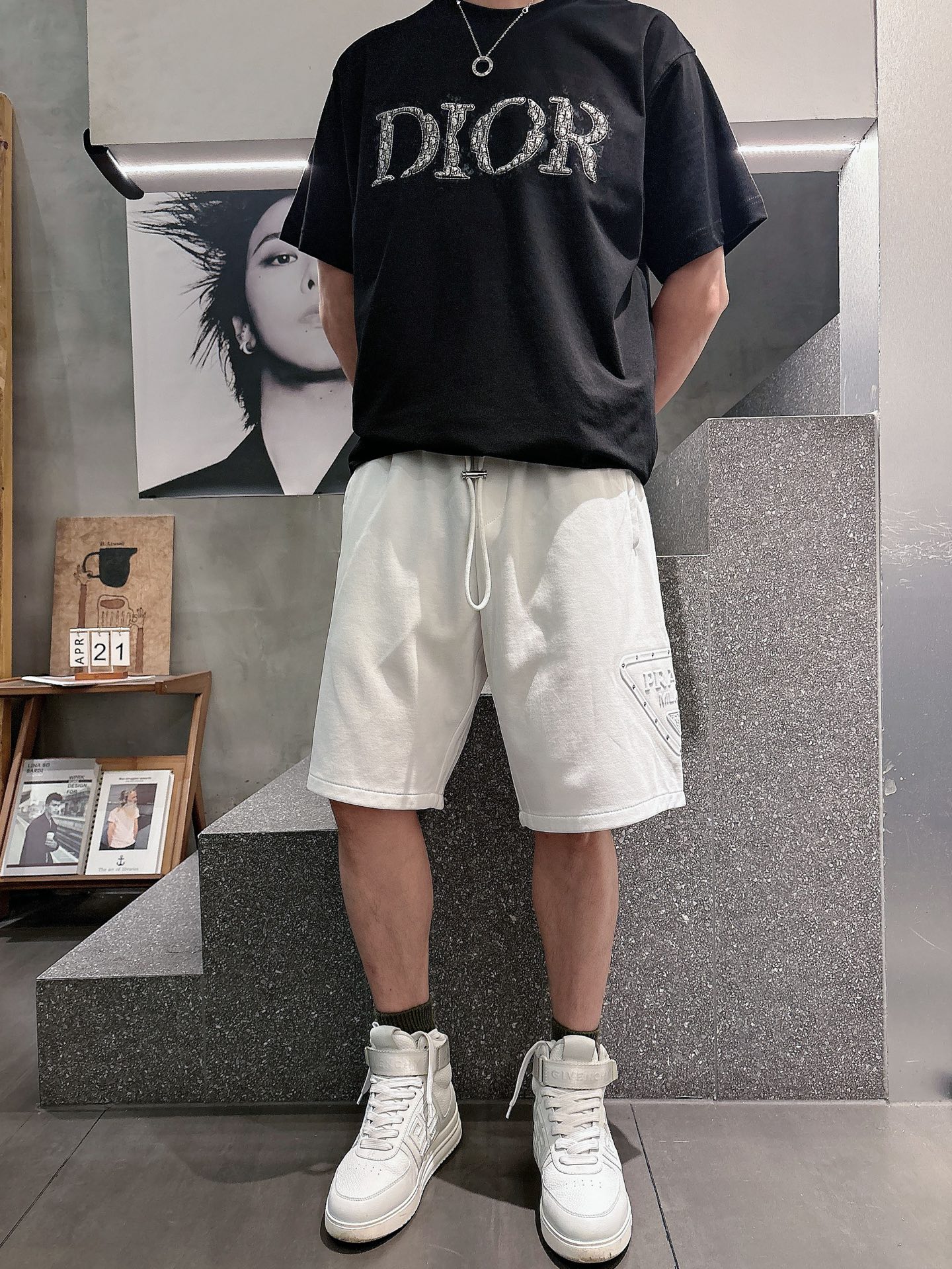普拉达  三标齐全    2026夏季新款男士休闲短裤，高级定制面料透气面料 透气弹力舒适度极高，细节无