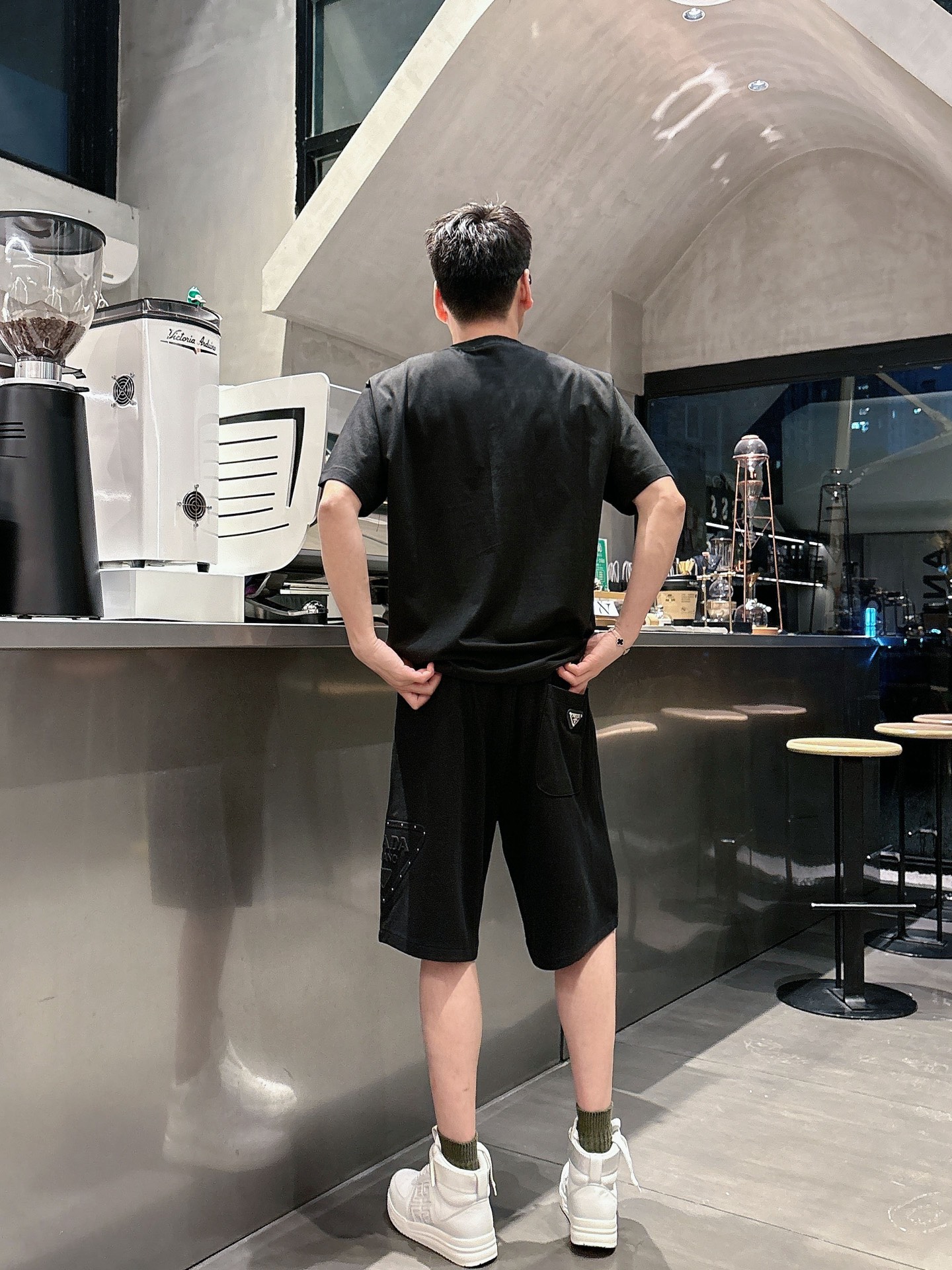普拉达  三标齐全    2026夏季新款男士休闲短裤，高级定制面料透气面料 透气弹力舒适度极高，细节无
