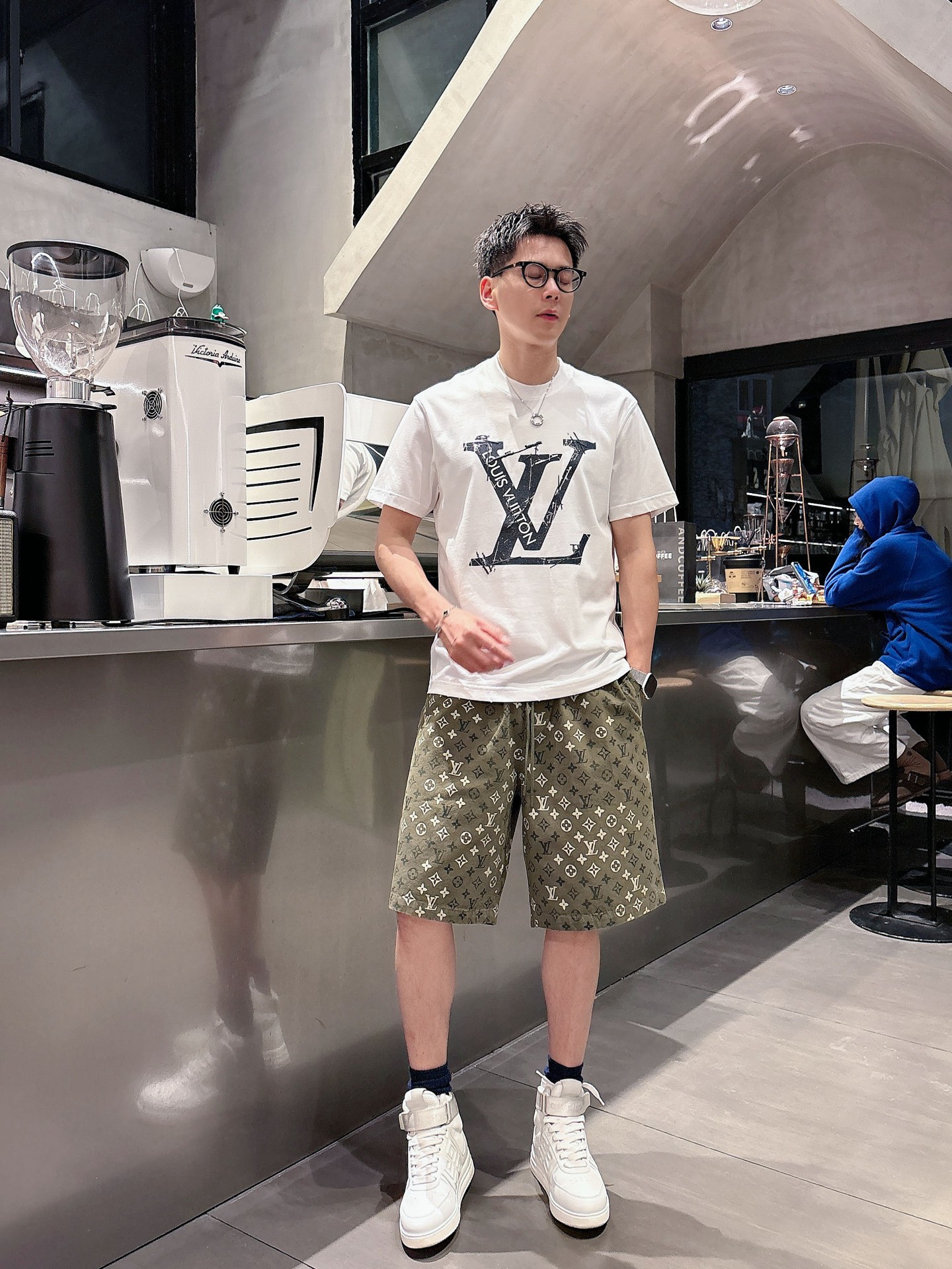 LV  三标齐全    2026夏季新款男士休闲短裤，高级定制面料透气面料 透气弹力舒适度极高，细节无可