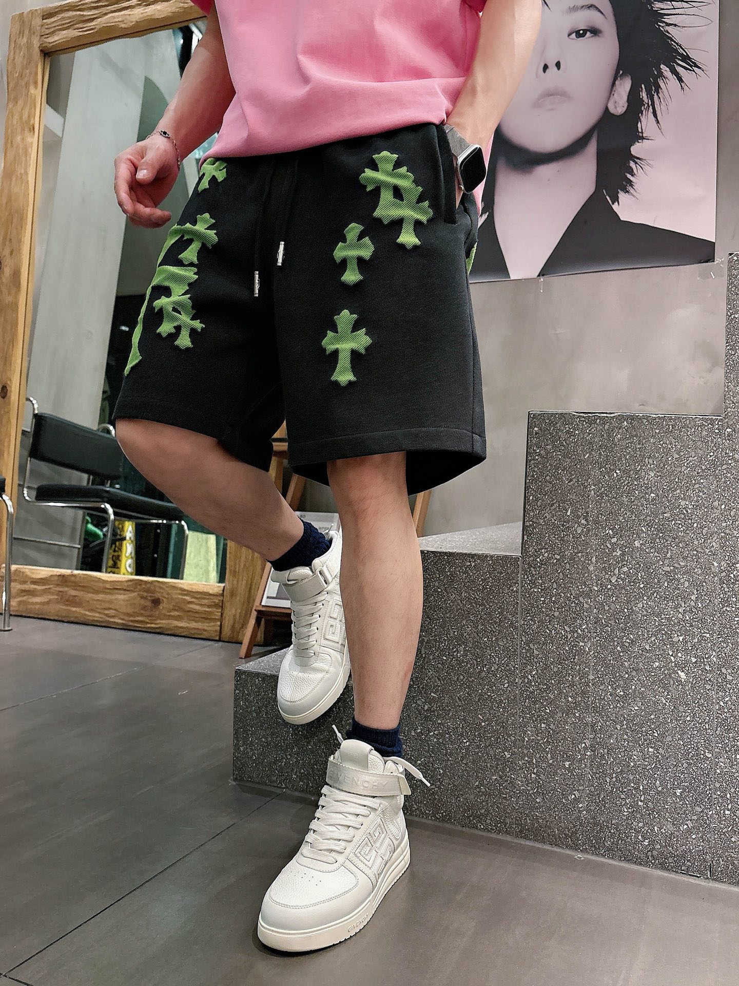 NO:844148,Croxin three-standard complete 2026 new summer men's casual shorts, advanced custom-made breathable fabrics, extremely breathable, elastic and comfortable, impeccable details, top-grade accessories, original logo design concept, delicate and soft feel!  The upper body fit is awesome!  Sizes M-XXXL, please state your height and weight when ordering,,chrome hearts,shorts,19860909克罗心 三标齐全 2026夏季新款男士休闲短裤,高级定制面料透气面料 透气弹力舒适度极高,细节无可挑剔,顶级辅料配备,原版logo设计理念,手感细腻柔软！上身版型超赞！尺码M-XXXL下单报身高体重,,chrome hearts,shorts,,Men's clothing