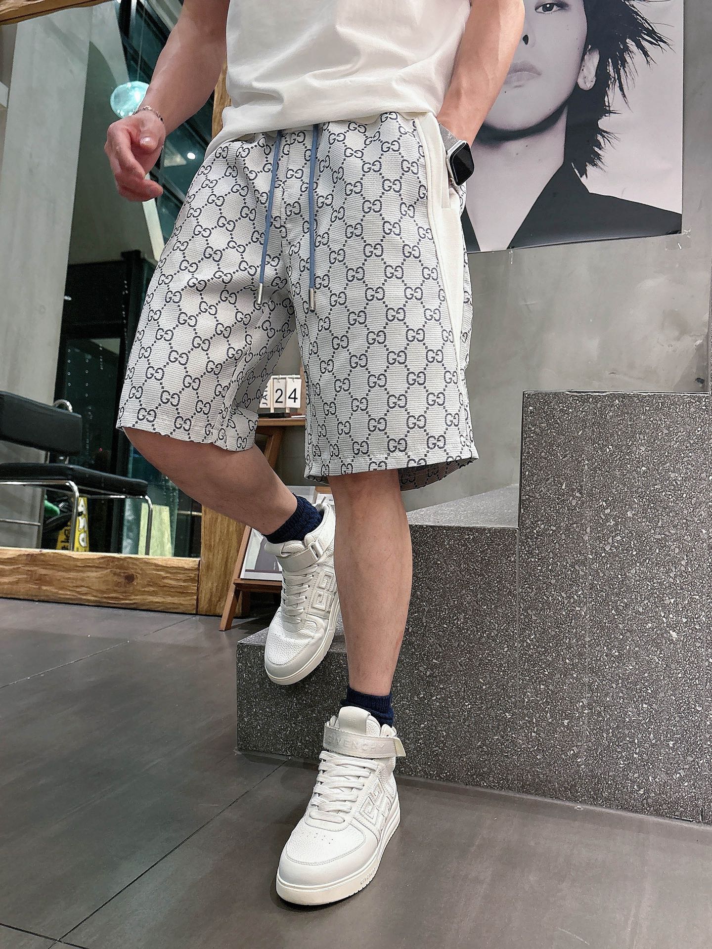 NO:844153,Gucci's three-standard complete 2026 new summer men's casual shorts, advanced custom-made breathable fabrics, extremely breathable, elastic and comfortable, impeccable details, top-grade accessories, original logo design concept, delicate and soft feel!  The upper body fit is awesome!  Sizes M-XXXL, please state your height and weight when ordering,,shorts,19860909古奇 三标齐全 2026夏季新款男士休闲短裤,高级定制面料透气面料 透气弹力舒适度极高,细节无可挑剔,顶级辅料配备,原版logo设计理念,手感细腻柔软！上身版型超赞！尺码M-XXXL下单报身高体重,,shorts,,Men's clothing