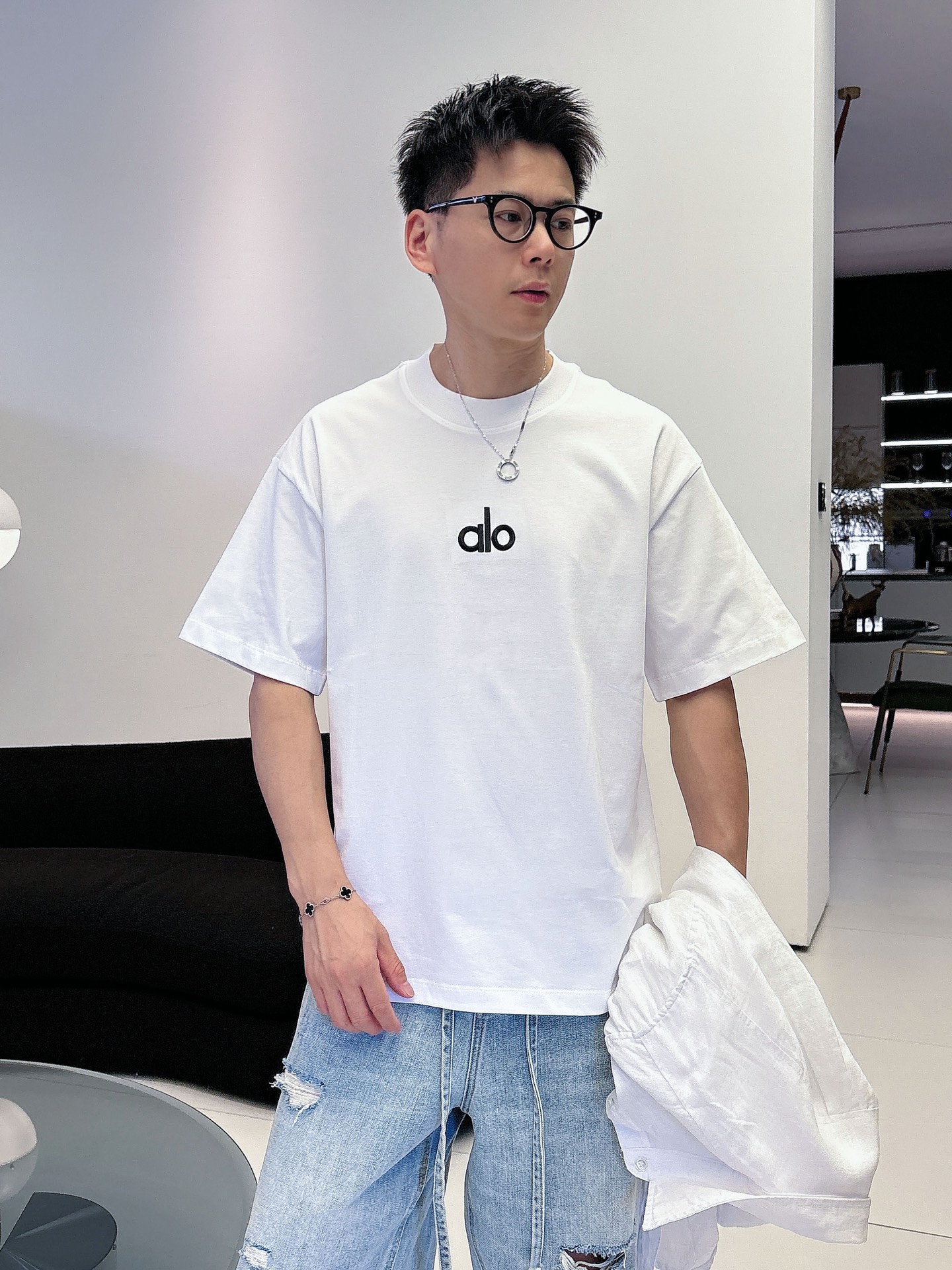 NO:835545,alo has all three standards. 2026 summer new and latest short-sleeved T-shirt, available at counters simultaneously, original goods, fashionable original imported technical fabrics, upper body comfortable and breathable, original customized hardware accessories, handsome and stylish upper body, complete three standards, recommended style, extremely high grade, purchasing code number M-3XL, T-shirt, tees, t-shirt,19860909alo 三标齐全. 2026夏季新款最新品短袖T恤,专柜同步有售,原单狠货,时尚进口原版科技面料,上身舒适透气,原版定制五金辅料,上身帅气有型,三标齐全,推荐款,档次极高,代购级码数M-3XL,,T-shirt,tees，t-shirt,,Men's clothing