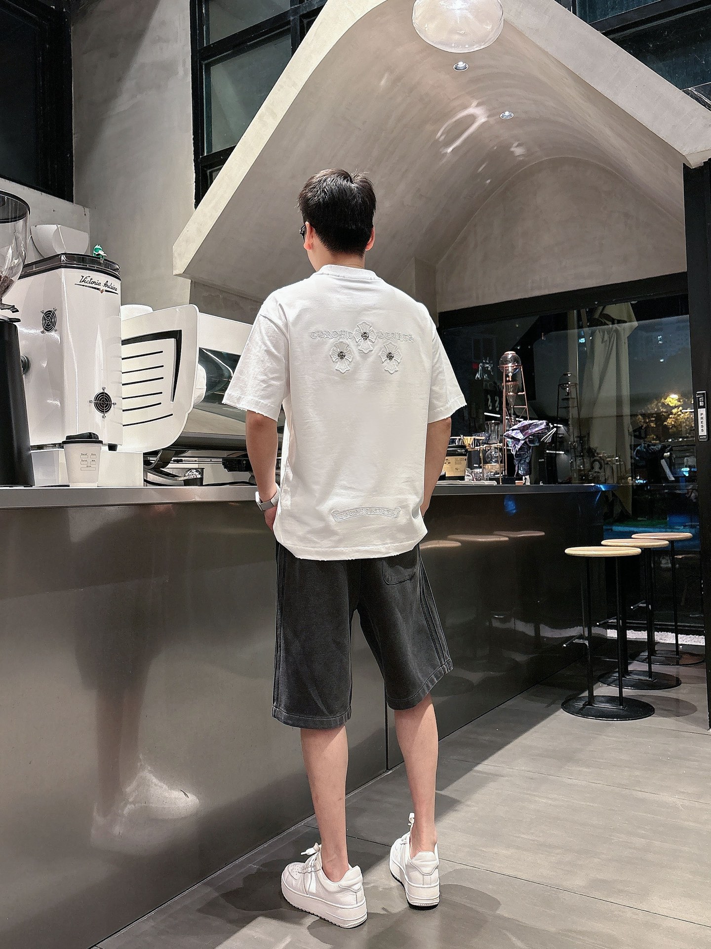 巴黎世家  三标齐全    2026夏季新款男士休闲短裤，高级定制面料透气面料 透气弹力舒适度极高，细节