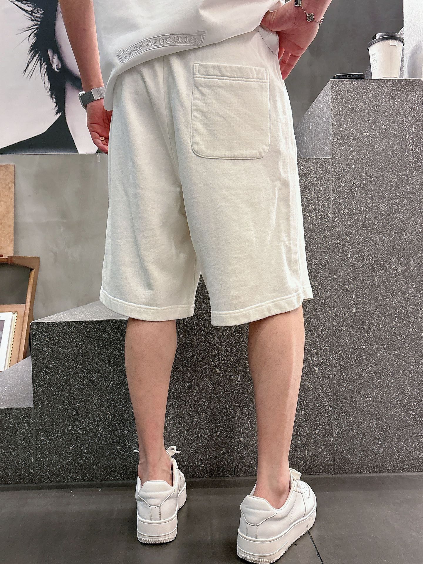 巴黎世家  三标齐全    2026夏季新款男士休闲短裤，高级定制面料透气面料 透气弹力舒适度极高，细节