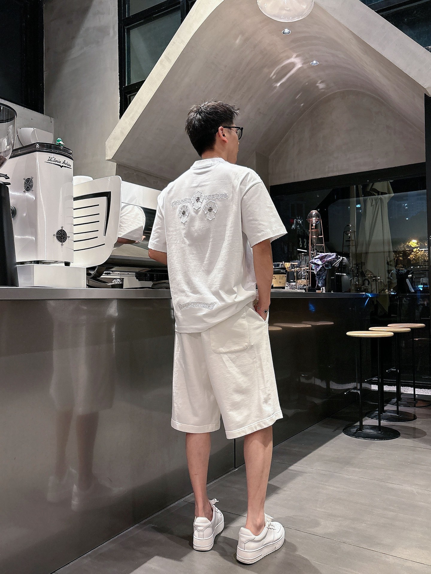 巴黎世家  三标齐全    2026夏季新款男士休闲短裤，高级定制面料透气面料 透气弹力舒适度极高，细节