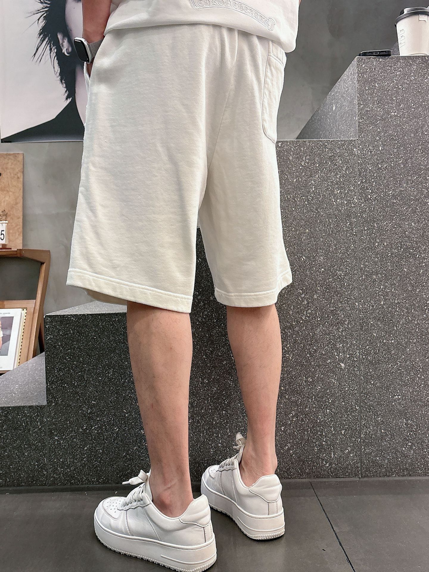 巴黎世家  三标齐全    2026夏季新款男士休闲短裤，高级定制面料透气面料 透气弹力舒适度极高，细节