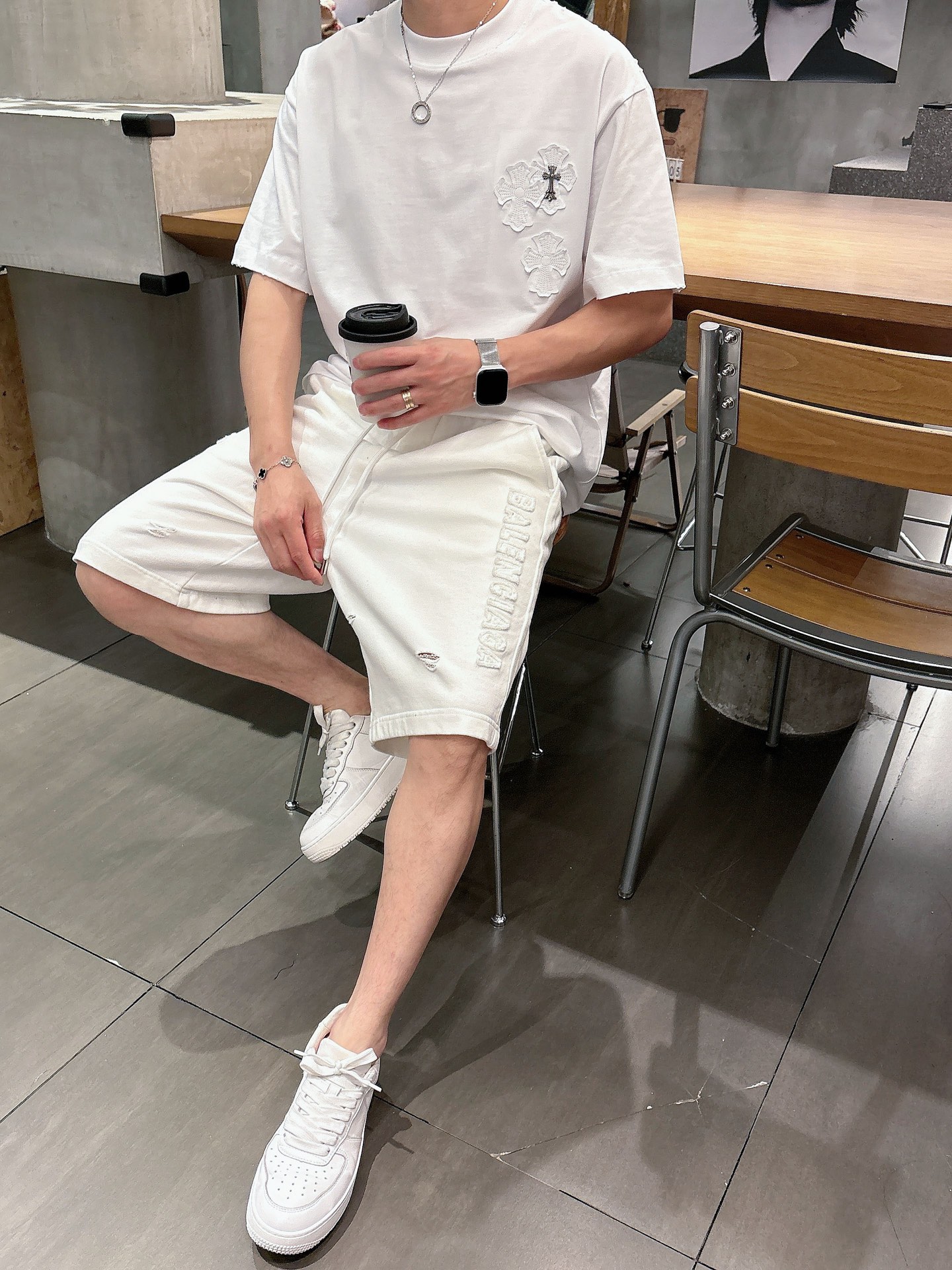 巴黎世家  三标齐全    2026夏季新款男士休闲短裤，高级定制面料透气面料 透气弹力舒适度极高，细节