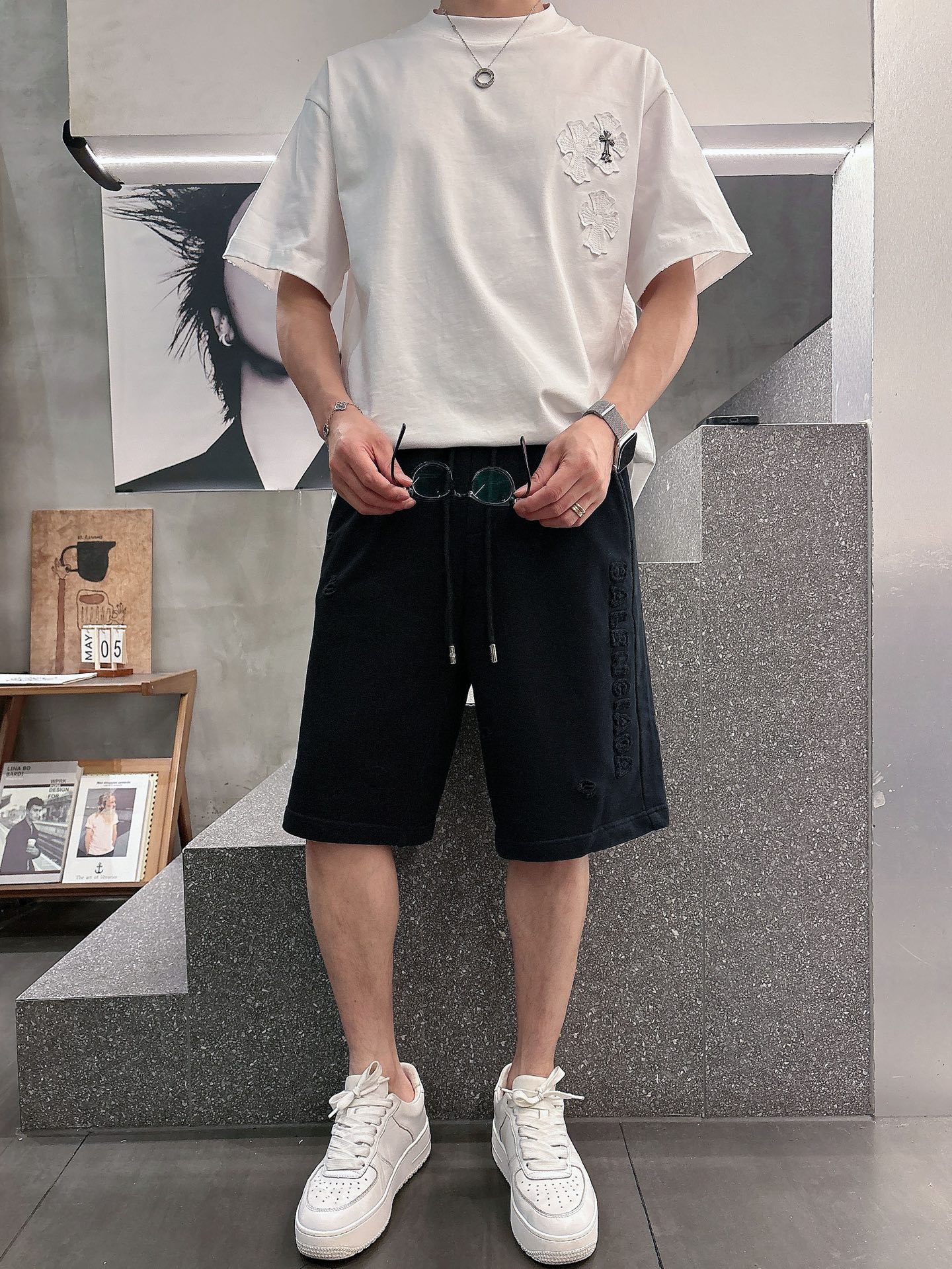巴黎世家  三标齐全    2026夏季新款男士休闲短裤，高级定制面料透气面料 透气弹力舒适度极高，细节