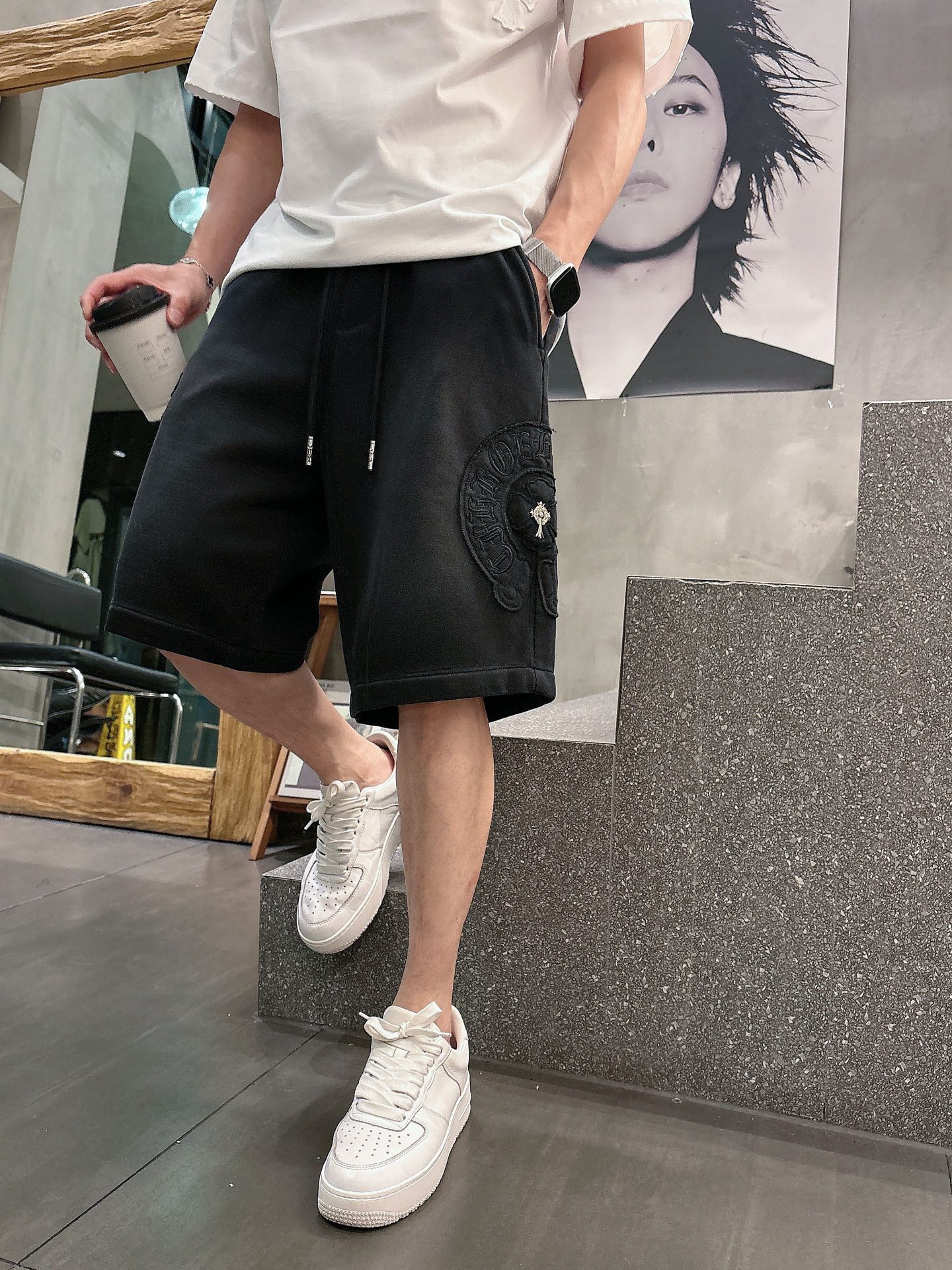 NO:844124,Croxin three-standard complete 2026 new summer men's casual shorts, advanced custom-made breathable fabrics, extremely breathable, elastic and comfortable, impeccable details, top-grade accessories, original logo design concept, delicate and soft feel!  The upper body fit is awesome!  Sizes M-XXXL, please state your height and weight when ordering,,chrome hearts,shorts,19860909克罗心 三标齐全 2026夏季新款男士休闲短裤,高级定制面料透气面料 透气弹力舒适度极高,细节无可挑剔,顶级辅料配备,原版logo设计理念,手感细腻柔软！上身版型超赞！尺码M-XXXL下单报身高体重,,chrome hearts,shorts,,Men's clothing