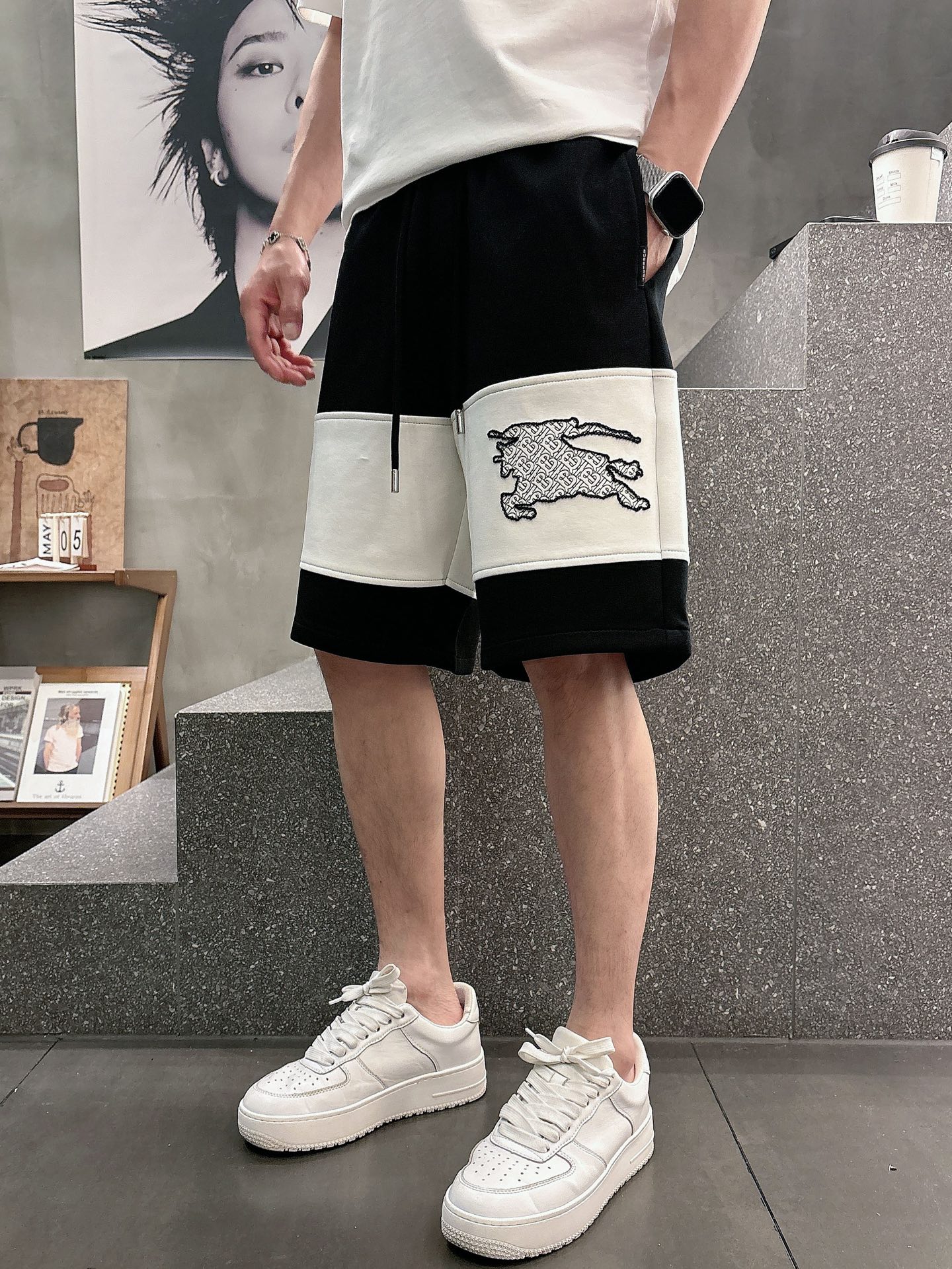 巴宝莉  三标齐全    2026夏季新款男士休闲短裤，高级定制面料透气面料 透气弹力舒适度极高，细节无