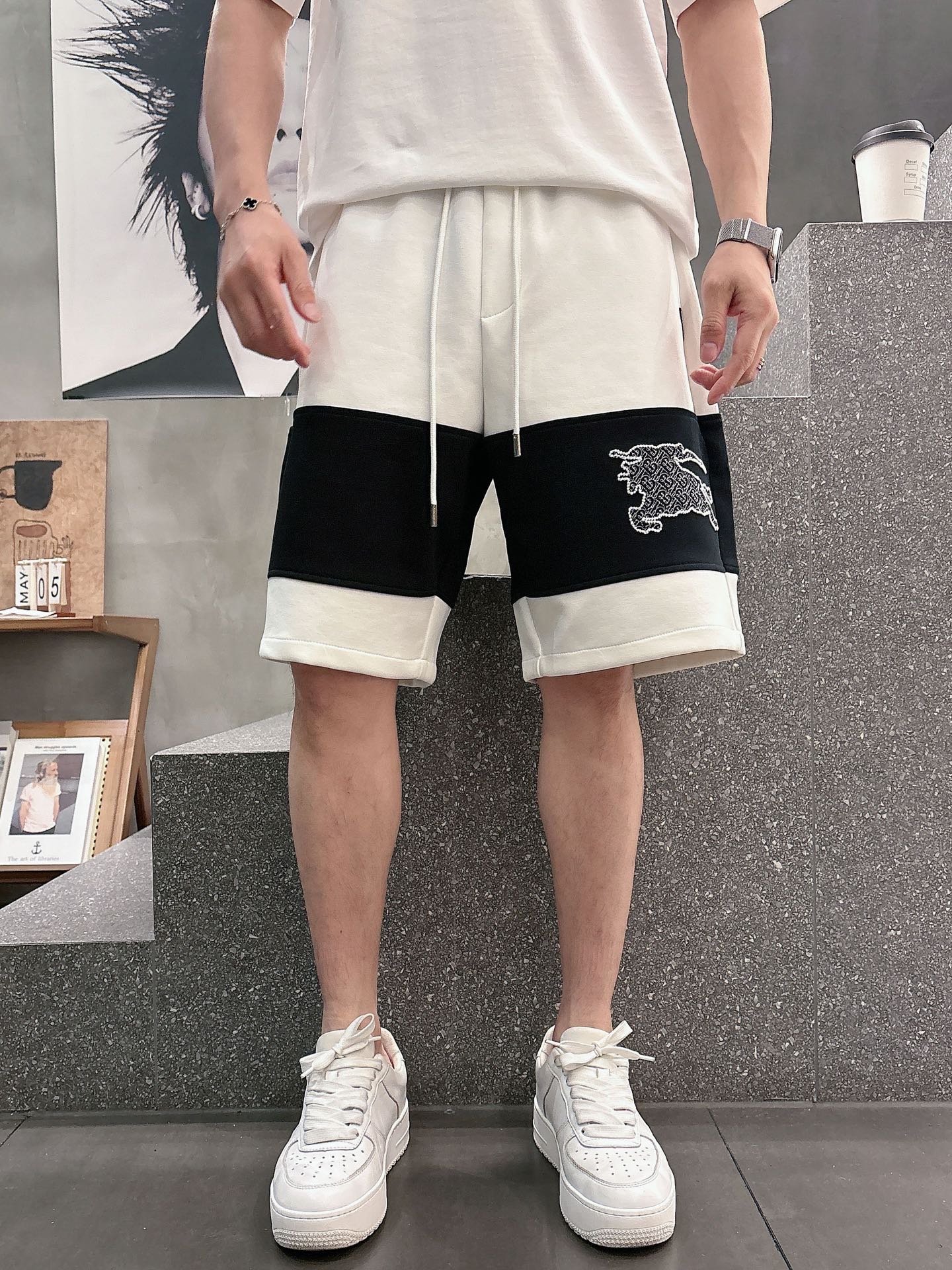 巴宝莉  三标齐全    2026夏季新款男士休闲短裤，高级定制面料透气面料 透气弹力舒适度极高，细节无