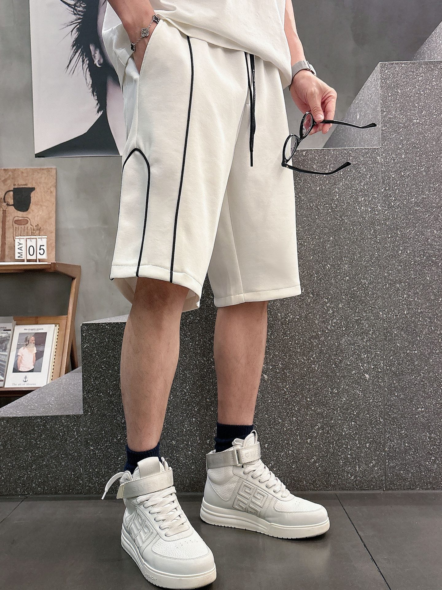 LV  三标齐全    2026夏季新款男士休闲短裤，高级定制面料透气面料 透气弹力舒适度极高，细节无可