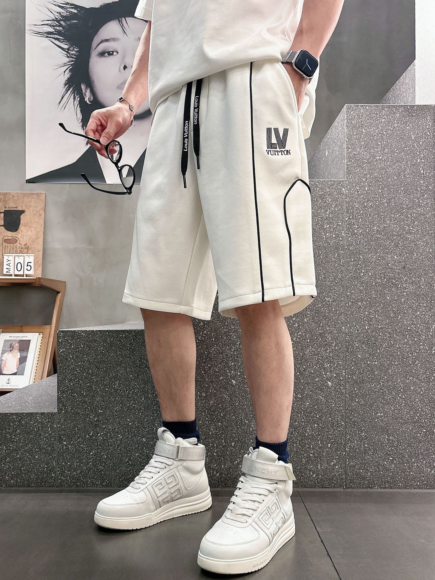 LV  三标齐全    2026夏季新款男士休闲短裤，高级定制面料透气面料 透气弹力舒适度极高，细节无可
