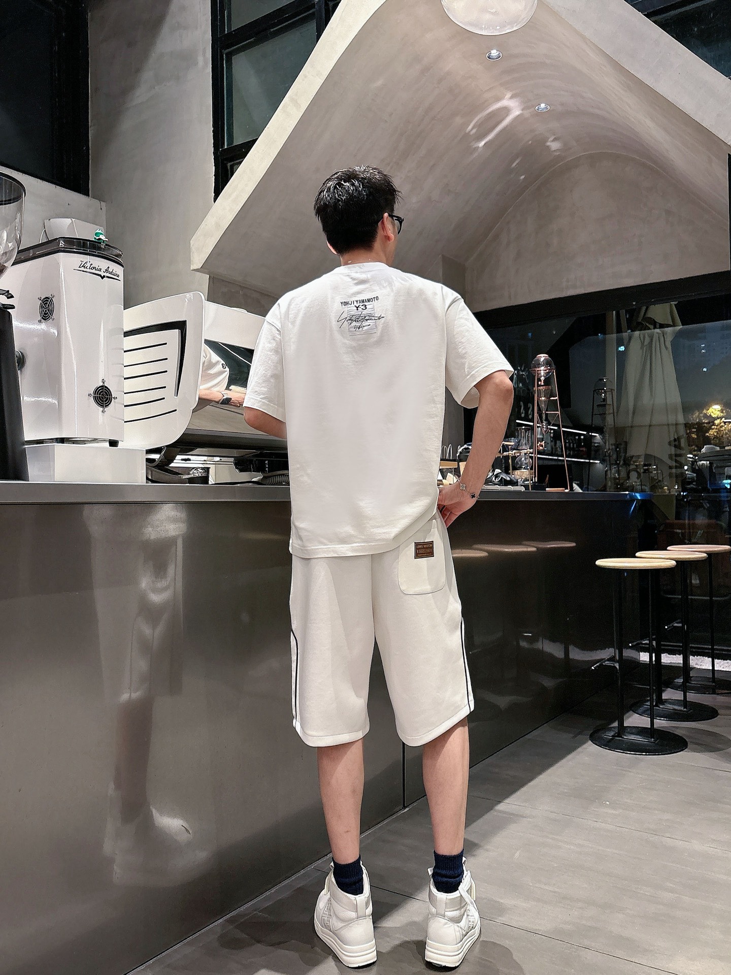 LV  三标齐全    2026夏季新款男士休闲短裤，高级定制面料透气面料 透气弹力舒适度极高，细节无可