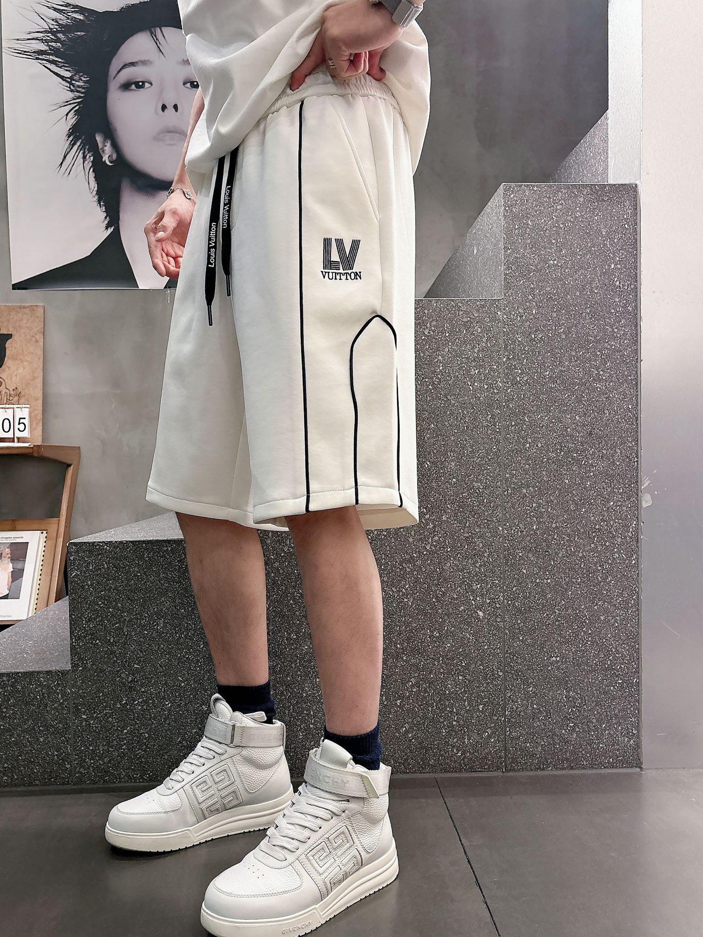 LV  三标齐全    2026夏季新款男士休闲短裤，高级定制面料透气面料 透气弹力舒适度极高，细节无可