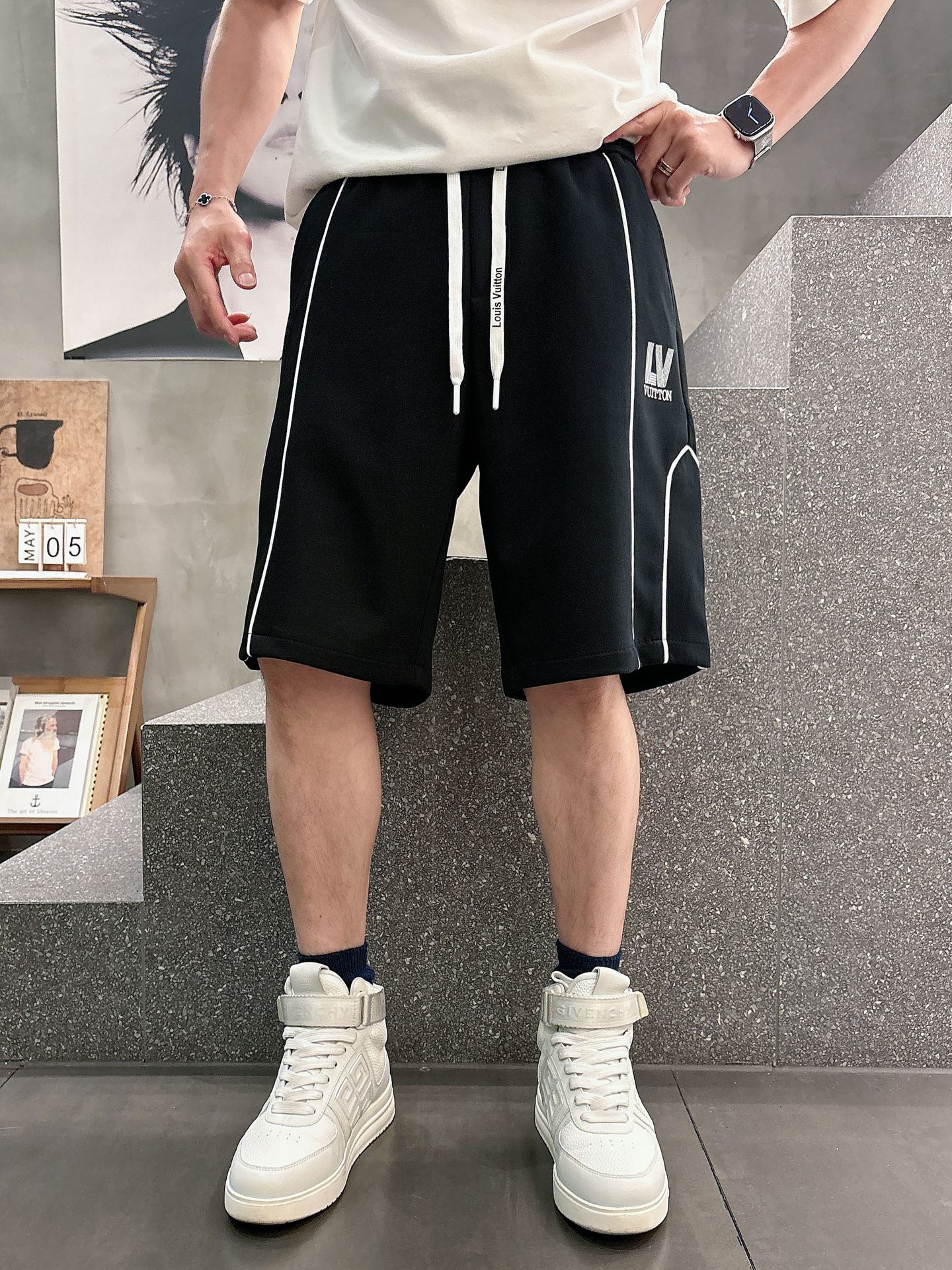 LV  三标齐全    2026夏季新款男士休闲短裤，高级定制面料透气面料 透气弹力舒适度极高，细节无可