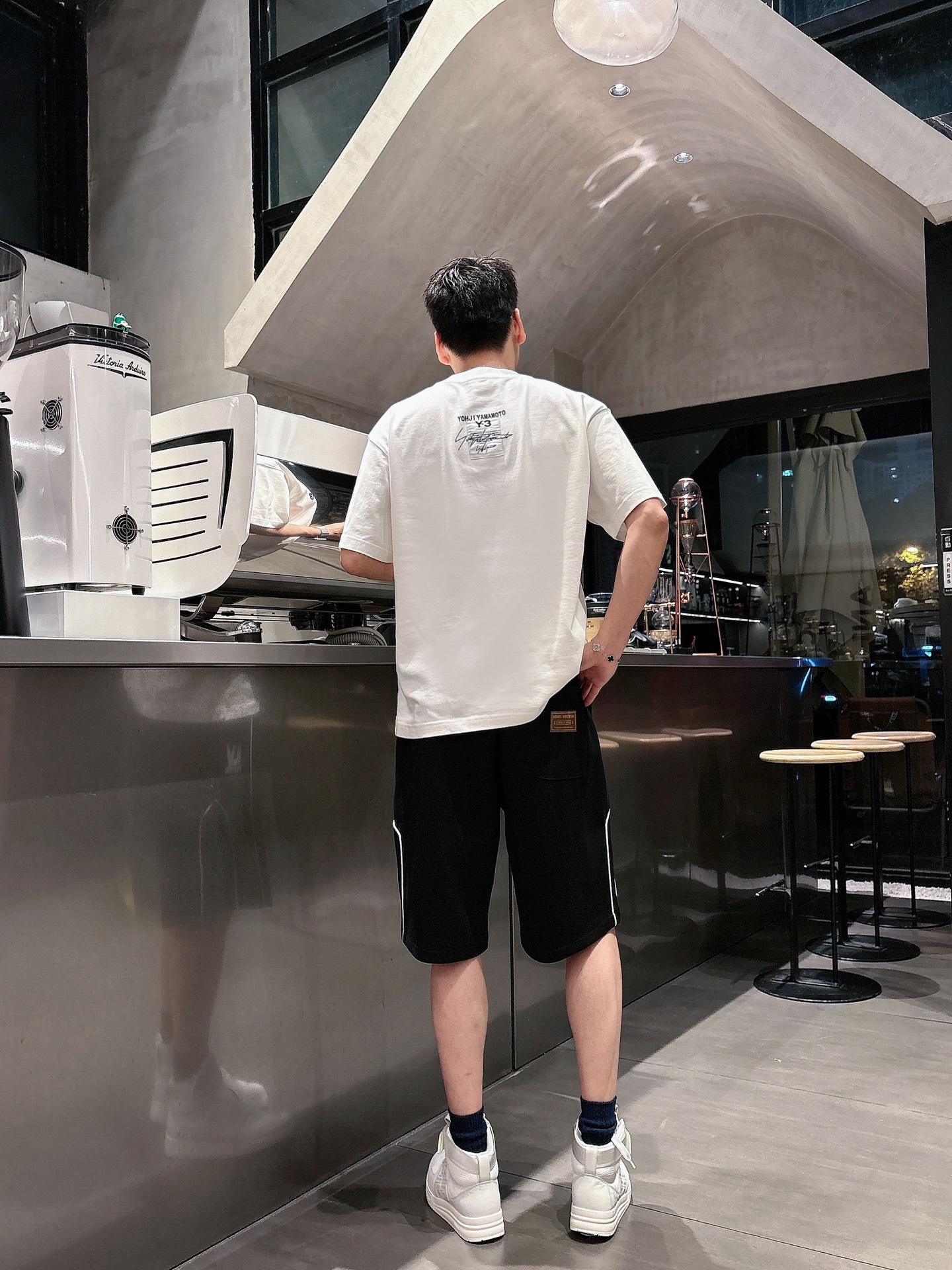 LV  三标齐全    2026夏季新款男士休闲短裤，高级定制面料透气面料 透气弹力舒适度极高，细节无可
