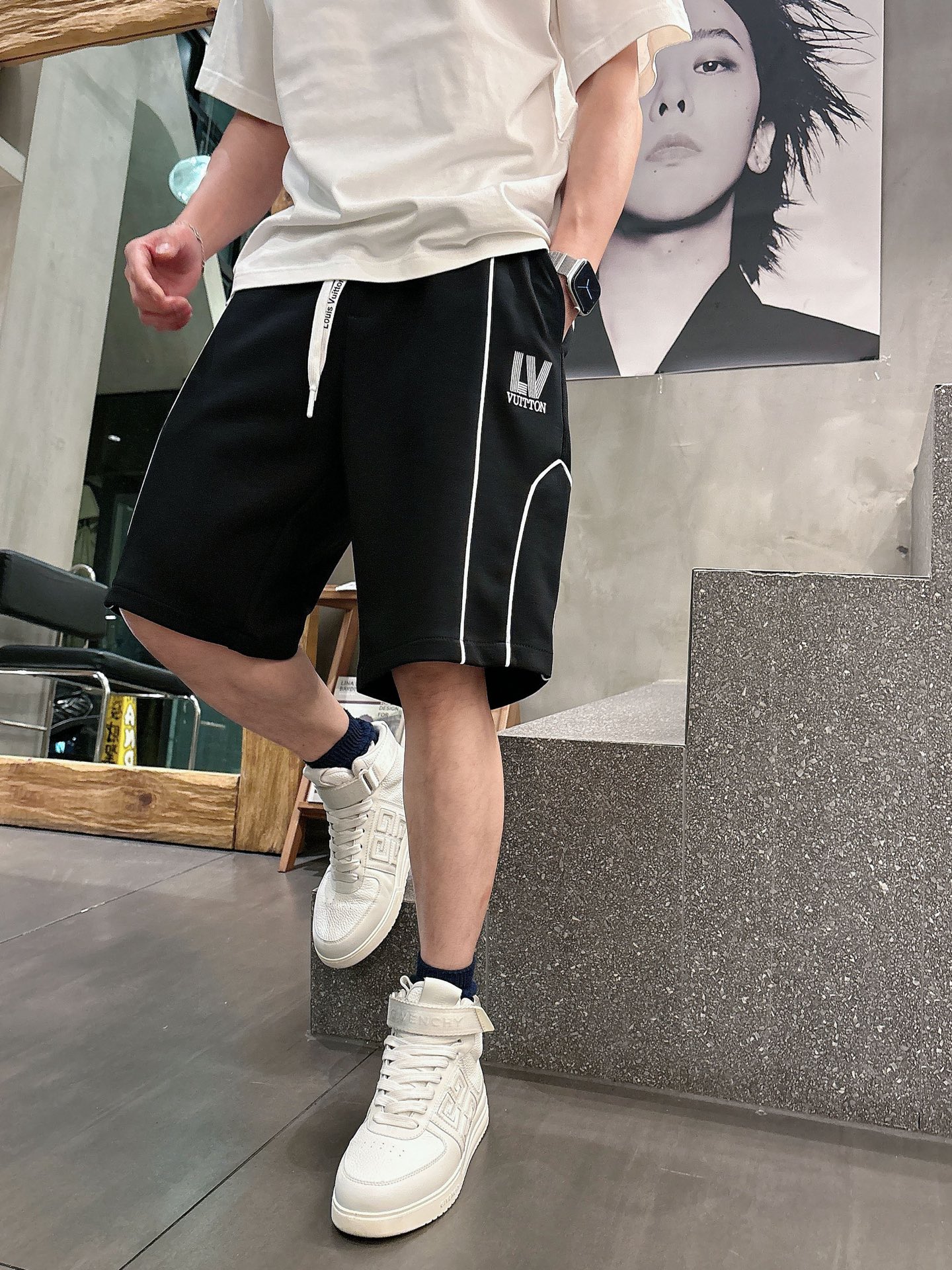 LV  三标齐全    2026夏季新款男士休闲短裤，高级定制面料透气面料 透气弹力舒适度极高，细节无可