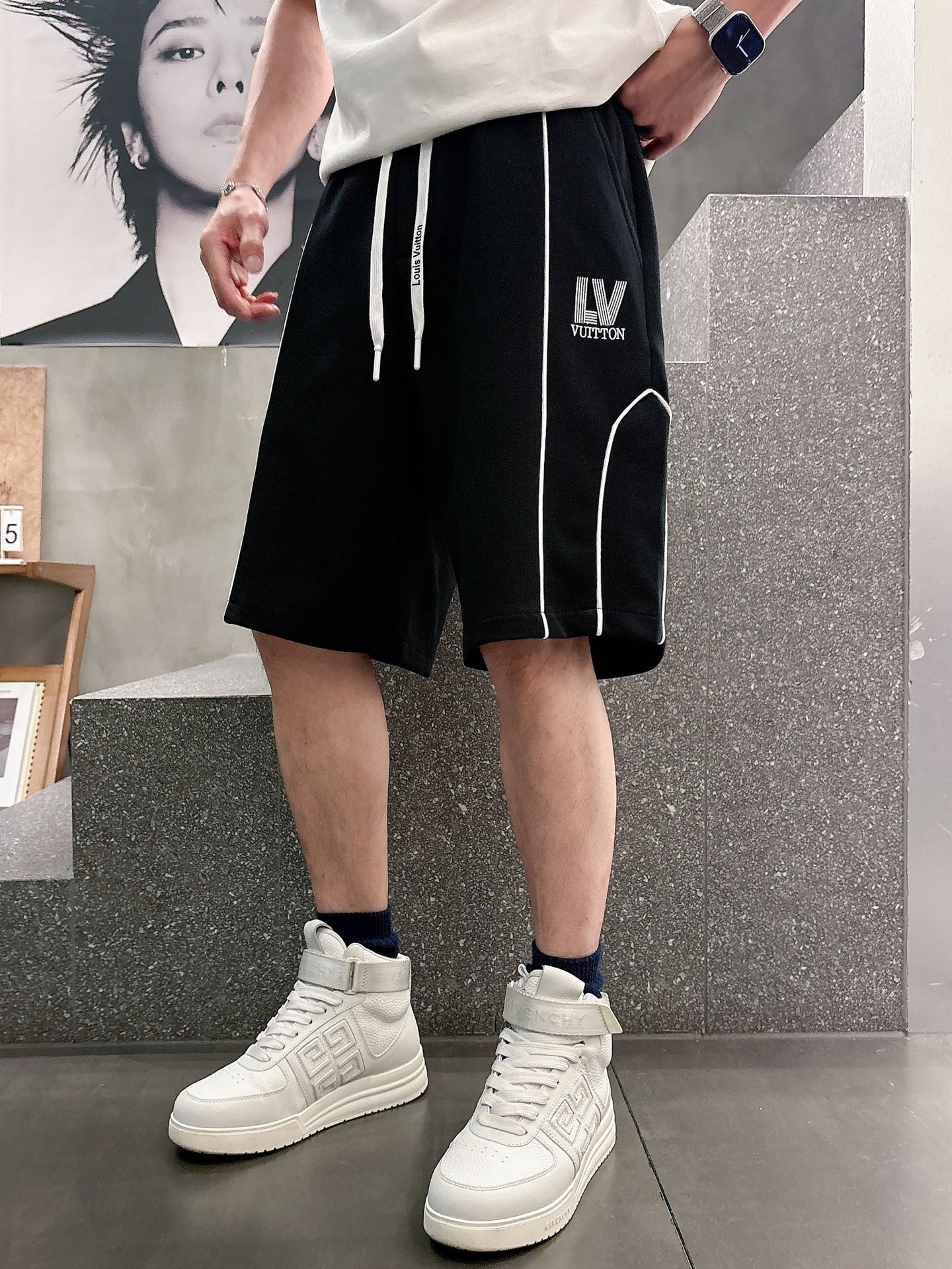 LV  三标齐全    2026夏季新款男士休闲短裤，高级定制面料透气面料 透气弹力舒适度极高，细节无可