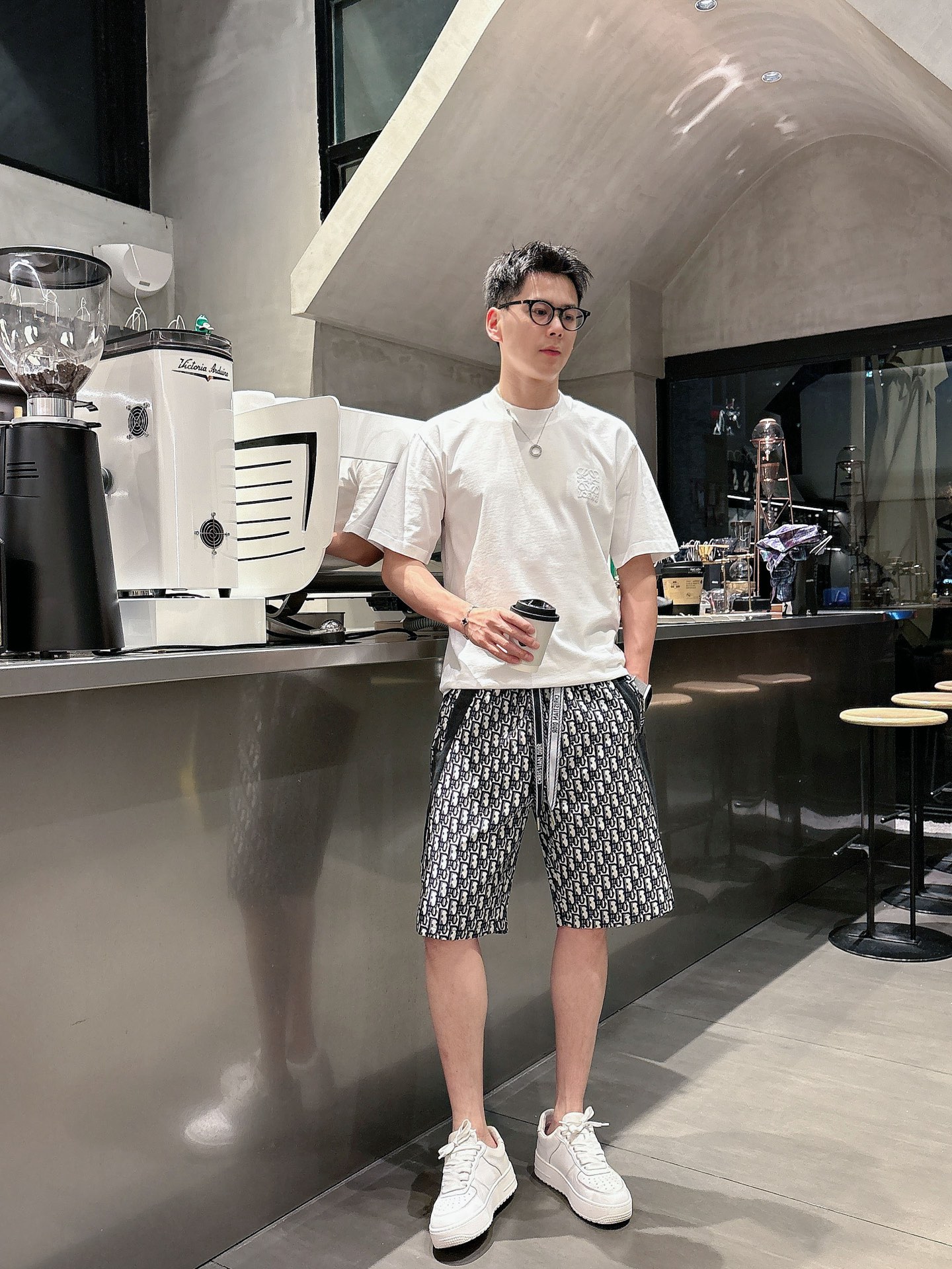 迪奥  三标齐全    2026夏季新款男士休闲短裤，高级定制面料透气面料 透气弹力舒适度极高，细节无可