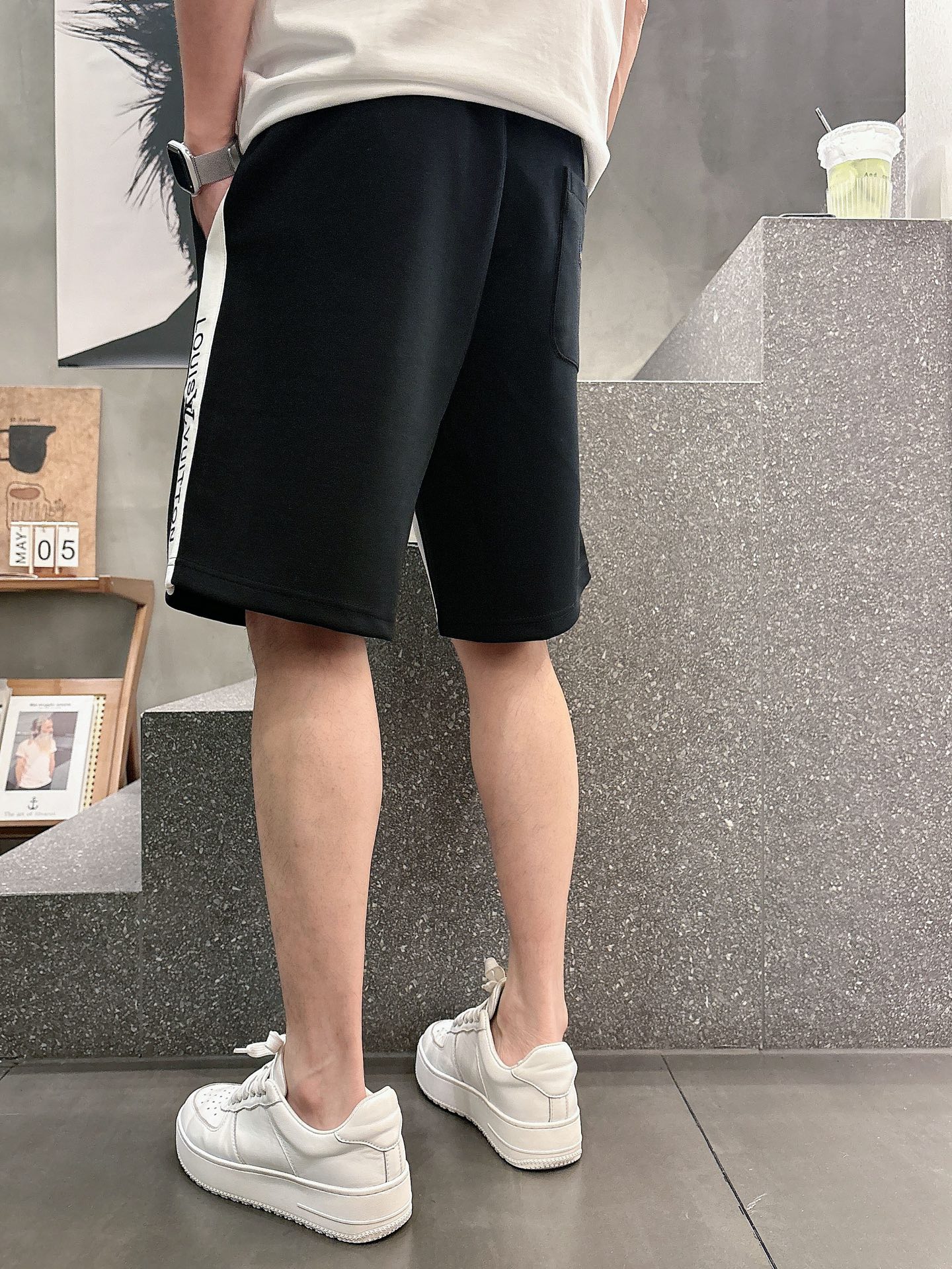 迪奥  三标齐全    2026夏季新款男士休闲短裤，高级定制面料透气面料 透气弹力舒适度极高，细节无可