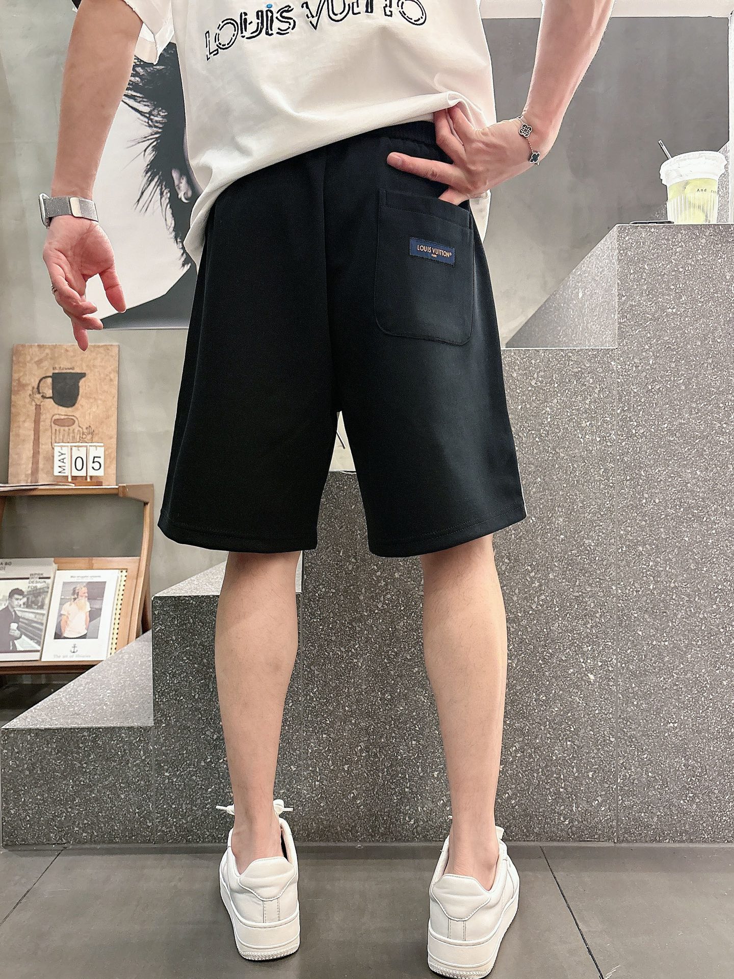 迪奥  三标齐全    2026夏季新款男士休闲短裤，高级定制面料透气面料 透气弹力舒适度极高，细节无可