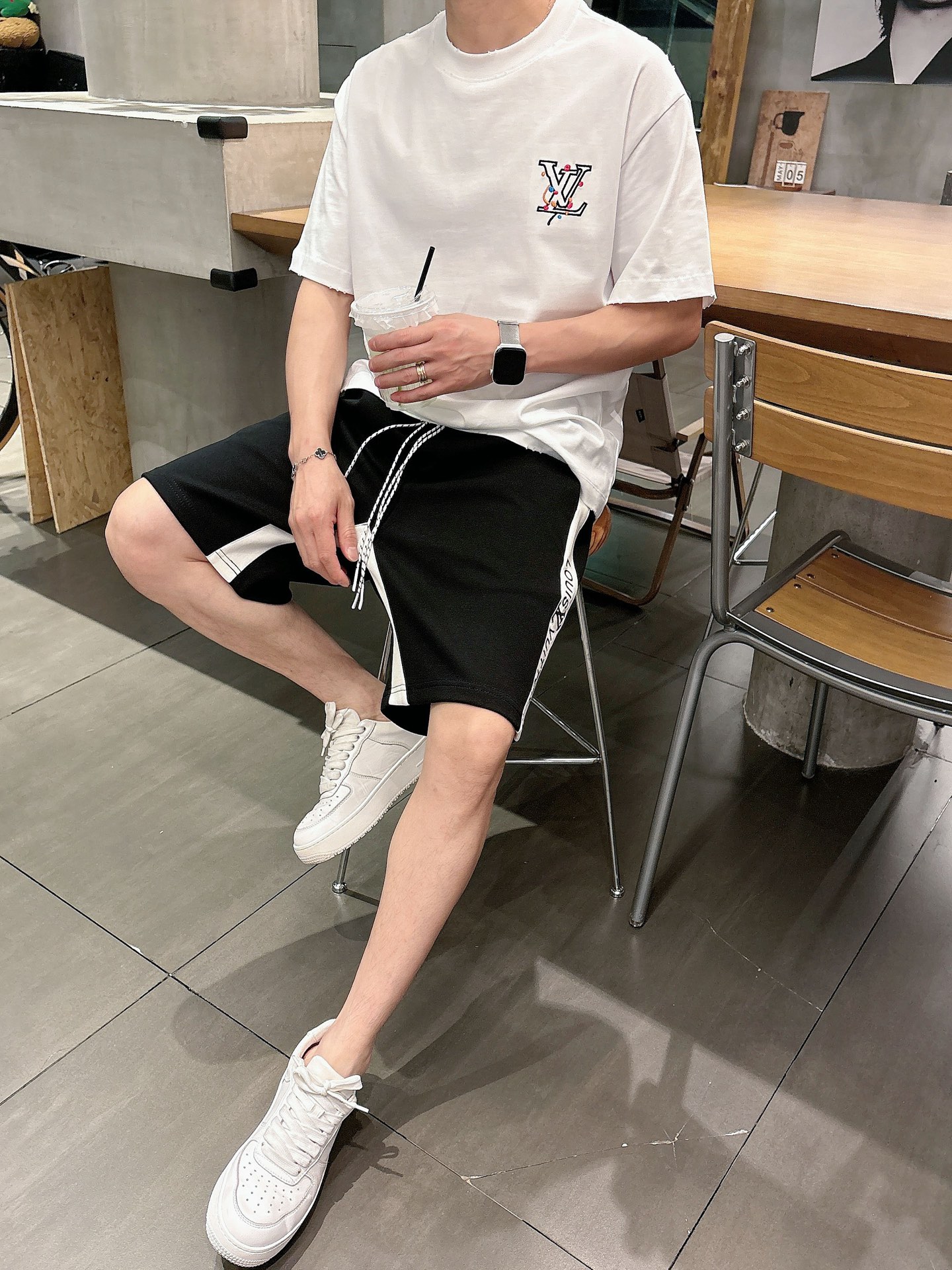 迪奥  三标齐全    2026夏季新款男士休闲短裤，高级定制面料透气面料 透气弹力舒适度极高，细节无可