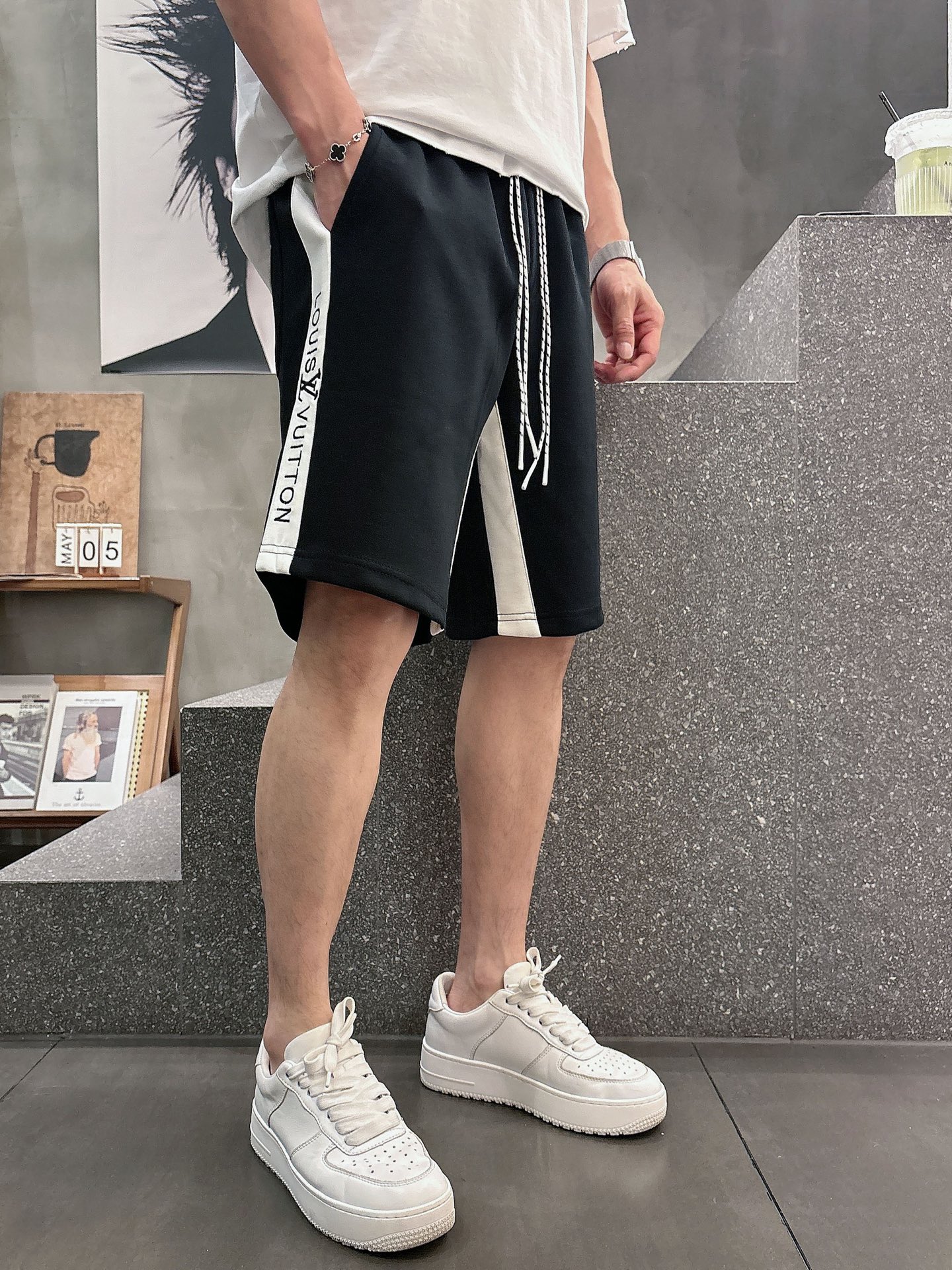 迪奥  三标齐全    2026夏季新款男士休闲短裤，高级定制面料透气面料 透气弹力舒适度极高，细节无可