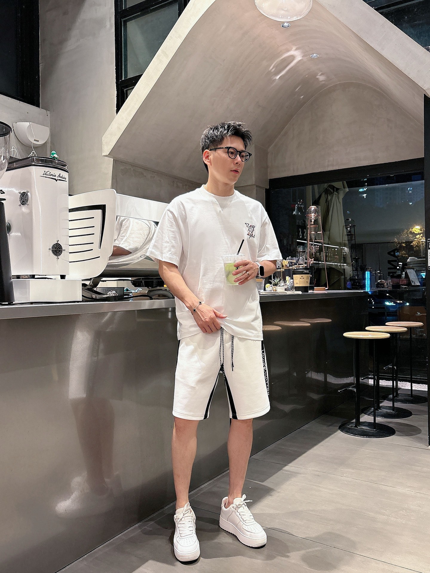 LV  三标齐全    2026夏季新款男士休闲短裤，高级定制面料透气面料 透气弹力舒适度极高，细节无可