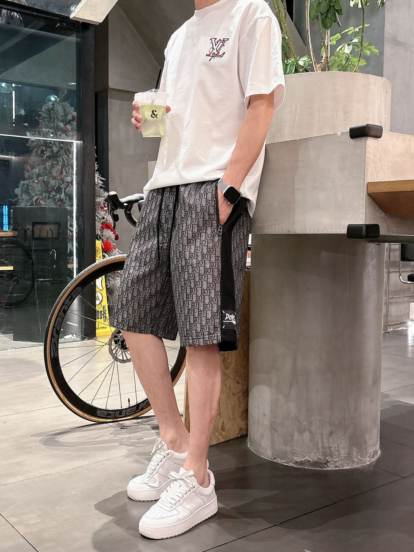 迪奥  三标齐全    2026夏季新款男士休闲短裤，高级定制面料透气面料 透气弹力舒适度极高，细节无可