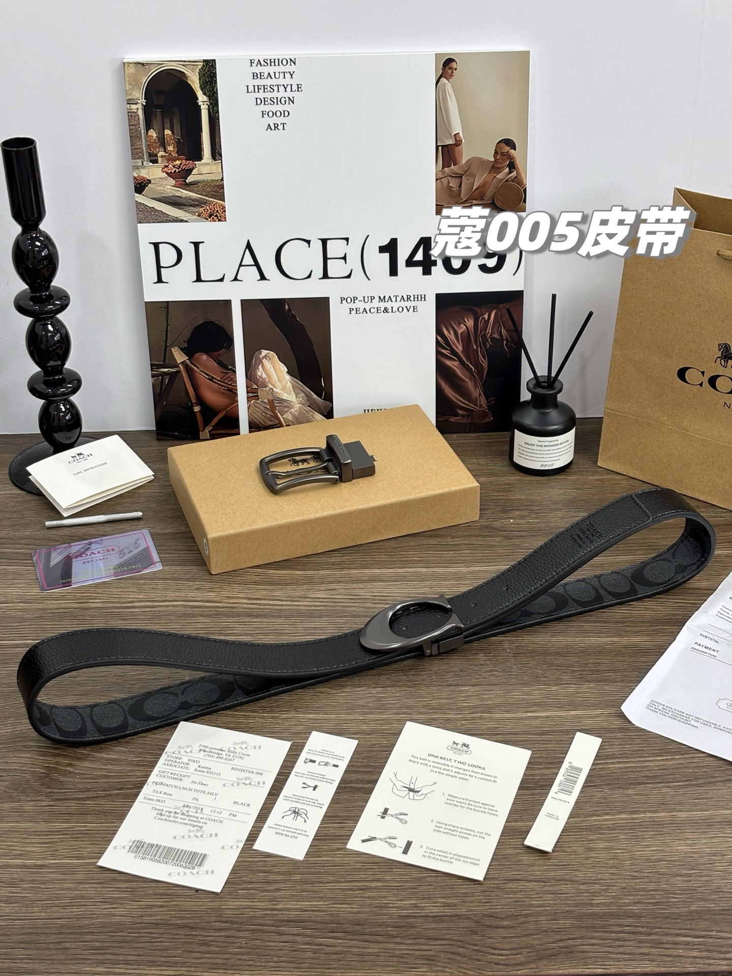 💰115,【七夕送礼】COACH/蔻驰005男士皮带马鞍口+月牙双扣头牛皮革腰带奢侈品送礼,2025最新,极致经典!coach寇驰双面双头皮带男士腰带,表达爱意的男士礼物!!!这次全民必入!!!纯美单代工出口单 现货开启福利价格秒杀。coachxx蔻齿,美国代购同等货品!!!买回去看品质..2个扣头可旋转,双面腰带一面黑色一面老花,相当于一条腰带4种使用方法!!!两用商务休闲皆可...完美盒装..精品中的精品 ....独家!!!全部拉到仓库,超级秒杀!!!双头➕双面腰带。4种穿搭方法太超值。纯牛皮材质和铜扣腰带,这种体验感绝对!现货跑量价格…秒杀起来,满足你们各种视觉,随便验货..带头最大长度120cm。可裁剪...随意裁剪 都是均码..超值二字是最好的诠释……
礼物🎁要最好的,要最有性价比的。全套包装怎么看都是代g回来的范!!
⚠️这个腰带 送人绝对面子...
品名,蔻驰双头双面腰带