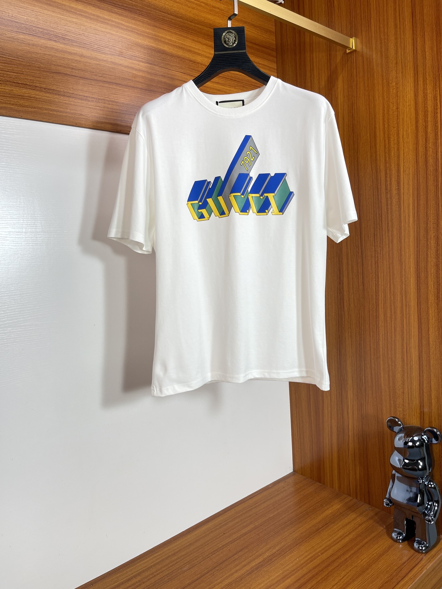 NO:510237,Gucci/Gucci New products are available in spring and summer, complete three standards, round neck short-sleeved T-shirts, good products do not need to be introduced too much, look at the details, counter number M-XXXL 175/140 Suggestions, gucci, T-shirt, tees, t-shirt, alexander wang19860909Gucci/古奇 春夏新品上新 三标齐全 圆领短袖T恤 好货不用过多介绍 看细节 专柜码数M-XXXL 175/140建议L,,gucci,T-shirt,tees，t-shirt,alexander wang,Men's clothing