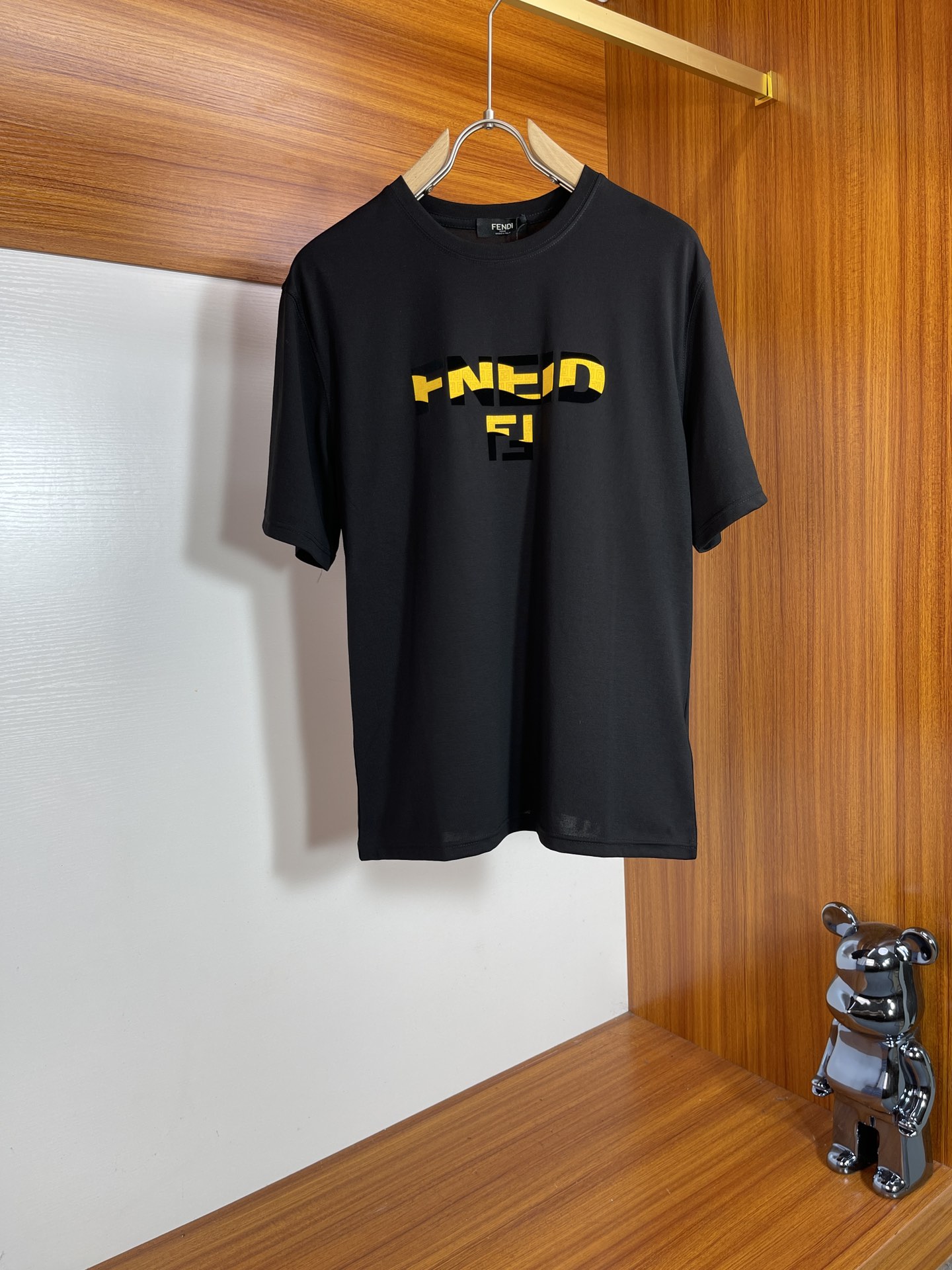 NO:510224,Fendi/Fendi New spring and summer products are available in new products, complete three standards, round neck short-sleeved T-shirts, good products do not need to be introduced too much, look at the details, counter number M-XXXL 175/140 Suggestions, L, fendi, fendi, T-shirt, tees, t-shirt, alexander wang19860909Fendi/芬迪 春夏新品上新 三标齐全 圆领短袖T恤 好货不用过多介绍 看细节 专柜码数M-XXXL 175/140建议L,,fendi,fendi,T-shirt,tees，t-shirt,alexander wang,Men's clothing