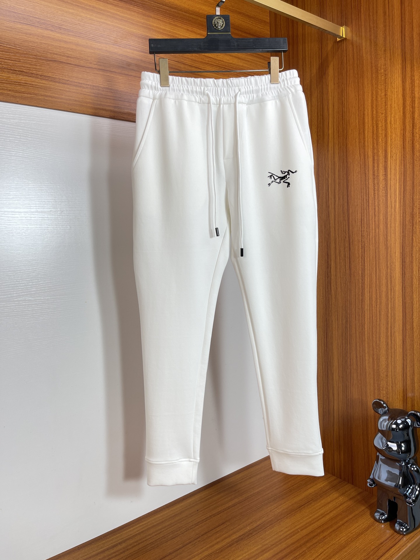 NO:531428,Arc/Architecture Bird 2025 autumn and winter new product, complete three standards, casual pants, good products, don't need to introduce too much, look at the details, counter number M-XXXL 175/140 upper body L, arc'teryx, alexander wang19860909Arc/始祖鸟 2025秋冬新品 三标齐全 休闲裤 好货不用过多介绍 看细节 专柜码数M-XXXL 175/140上身L,arc'teryx,alexander wang,Men's clothing