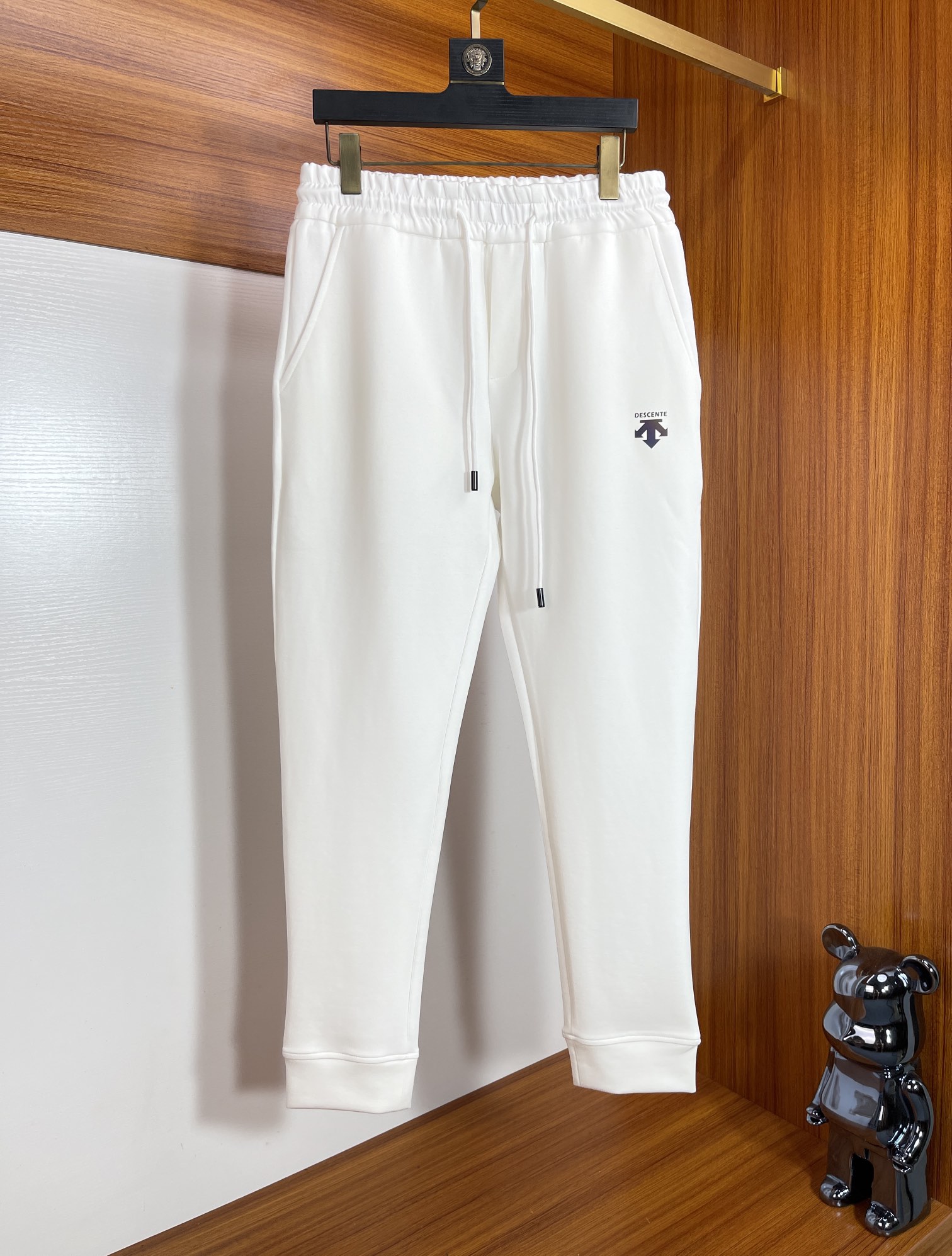 NO:531433,Des/Disante 2025 autumn and winter new products, complete three standards, casual pants, good products, don't need to introduce too much, look at the details, counter number M-XXXL 175/140 upper body L,,alexander wang19860909Des/迪桑特 2025秋冬新品 三标齐全 休闲裤 好货不用过多介绍 看细节 专柜码数M-XXXL 175/140上身L,,alexander wang,Men's clothing