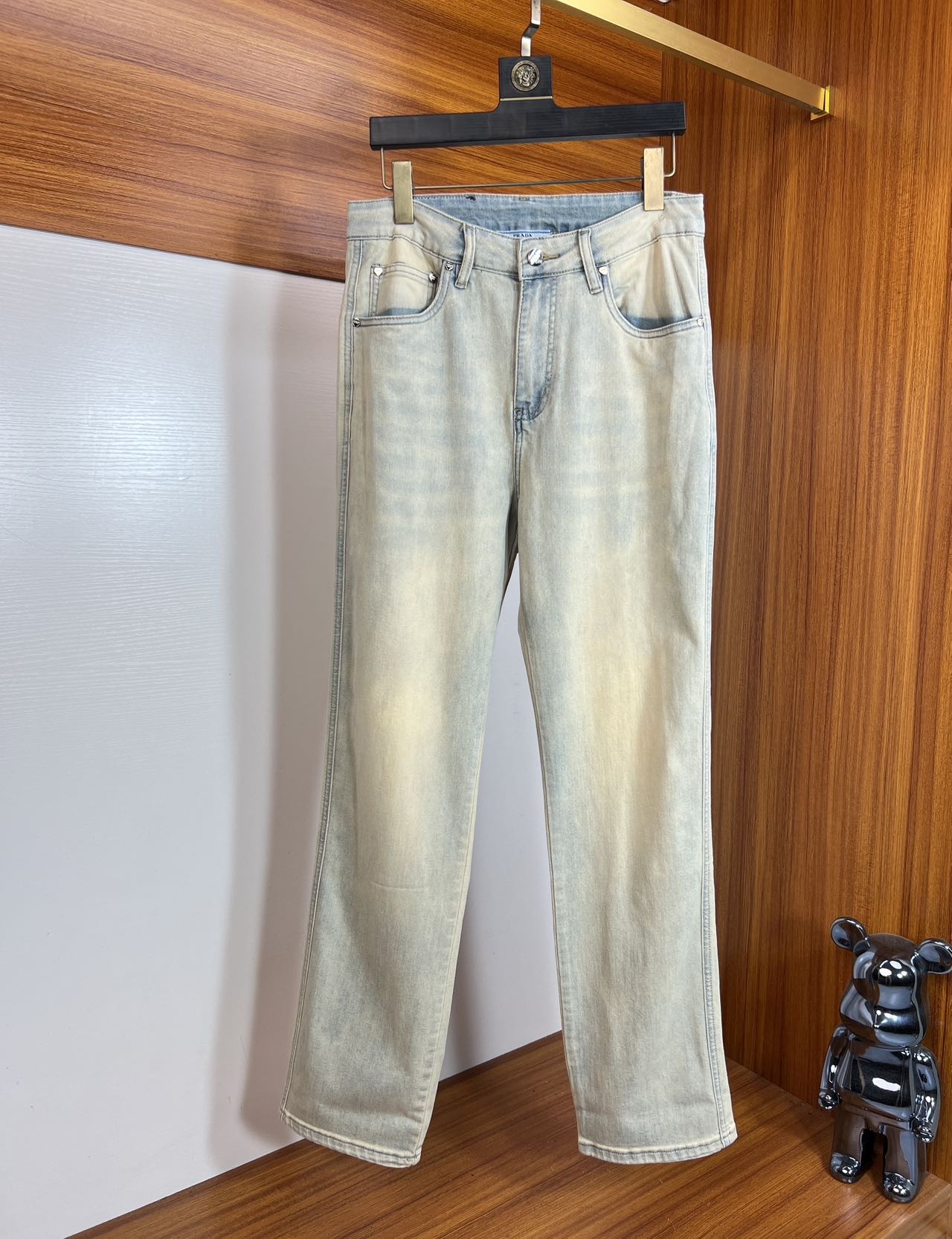NO:161456,Prada/Prada 2025 Spring and Summer New Products, Complete Three Standards, Wide Edition Jeans, Good Products, Don’t need to introduce too much, Look at the details, Counter Code S-xxxl /140 Upper Body L,,prada,prada,jeans,alexander wang19860909Prada/普拉达 2025春夏新品 三标齐全 阔版牛仔裤 好货不用过多介绍 看细节 专柜码数S-xxxl /140上身L,,prada,prada,jeans,alexander wang,Men's clothing