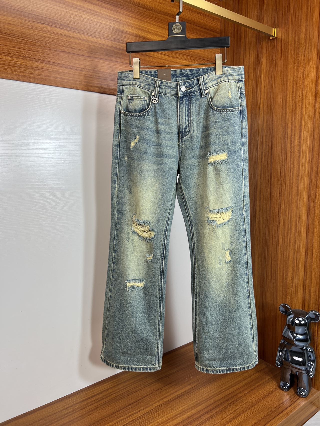 NO:161463,Gucci/Gucci 2025 spring and summer new product, complete three standards, wide version of jeans, good products, no need to introduce too much, look at the details, counter number 28-38 /140 upper body 32,,gucci,jeans,alexander wang19860909Gucci/古奇 2025春夏新品 三标齐全 阔版牛仔裤 好货不用过多介绍 看细节 专柜码数28-38 /140上身32,,gucci,jeans,alexander wang,Men's clothing