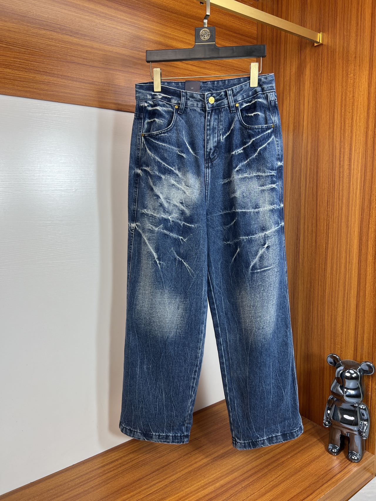 NO:161465,LV/Louis Vuitton 2025 Spring and Summer New Products, Complete Three Standards, Wide Edition Jeans, Good Products, Don't need to introduce too much, Look at the details, Counter Code S-XXL /140 Upper Body L,, louis vuitton,louis vuitton,jeans,alexander wang19860909LV/路易威登 2025春夏新品 三标齐全 阔版牛仔裤 好货不用过多介绍 看细节 专柜码数S-XXL /140上身L,,louis vuitton,louis vuitton,jeans,alexander wang,Men's clothing